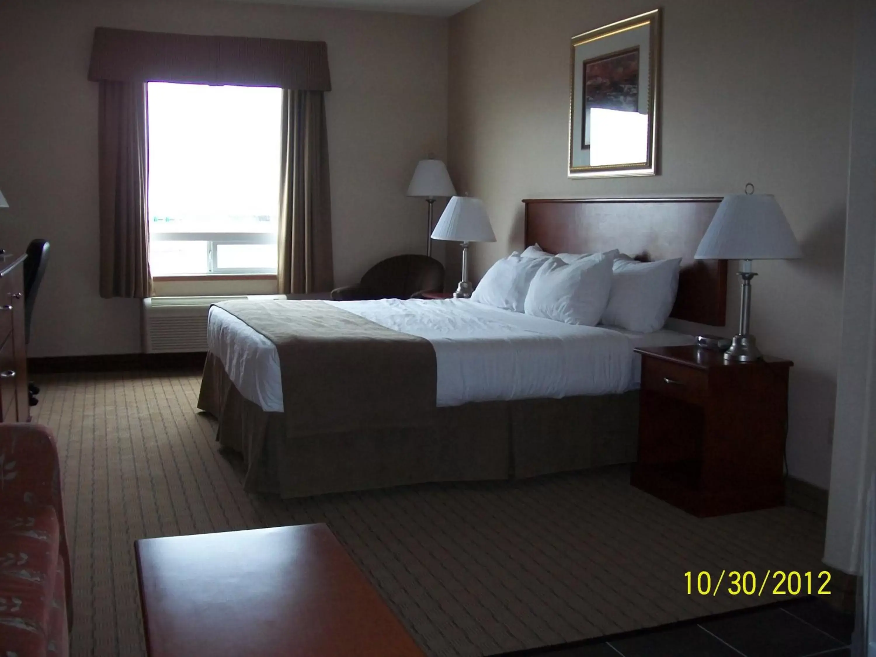 Queen Room - Disability Access/Non-Smoking in Days Inn by Wyndham Moose Jaw Queen Room - Disability Access/Non-Smoking in Days Inn by Wyndham Moose Jaw