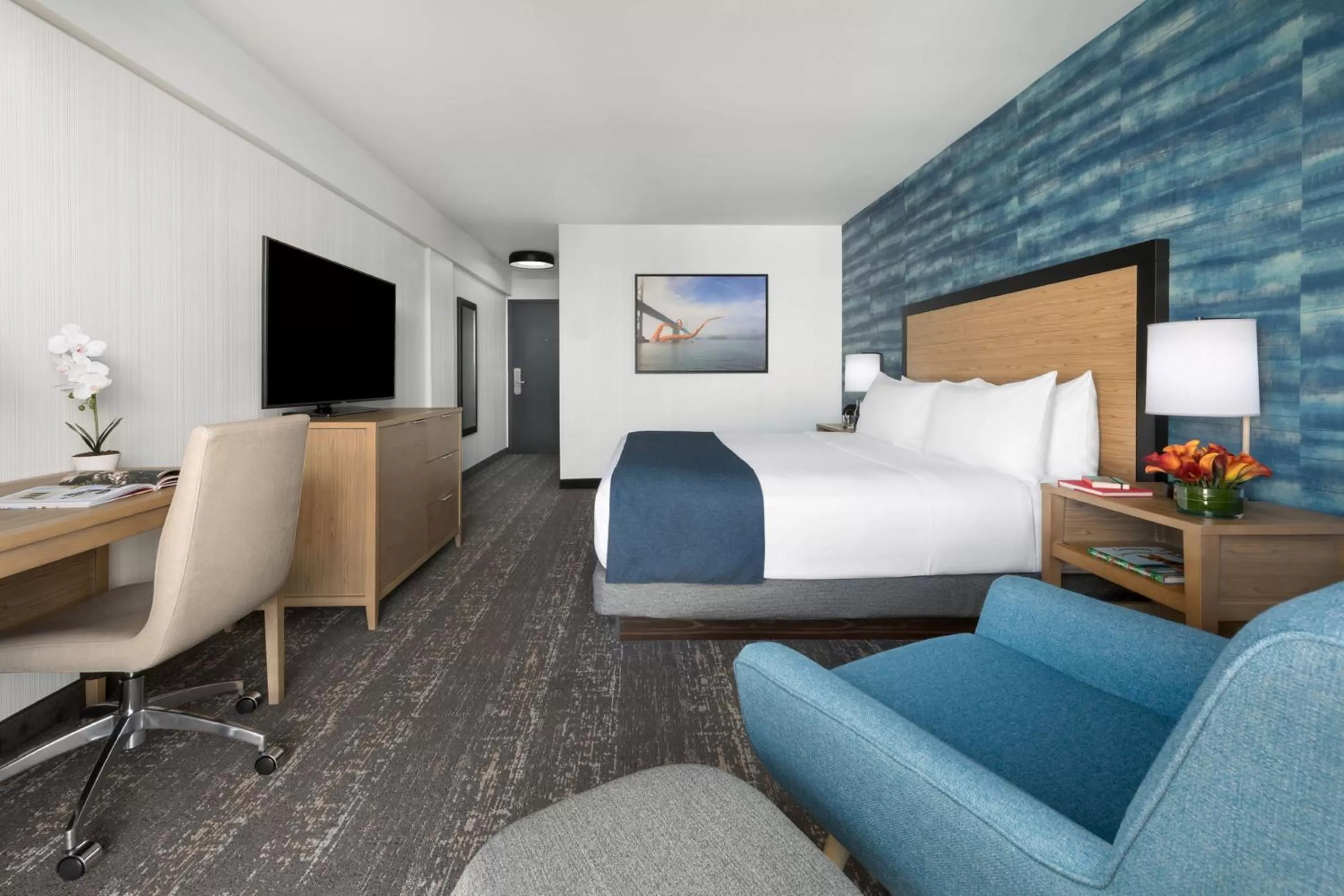 Photo of the whole room, Bed in Hotel Caza Fisherman's Wharf