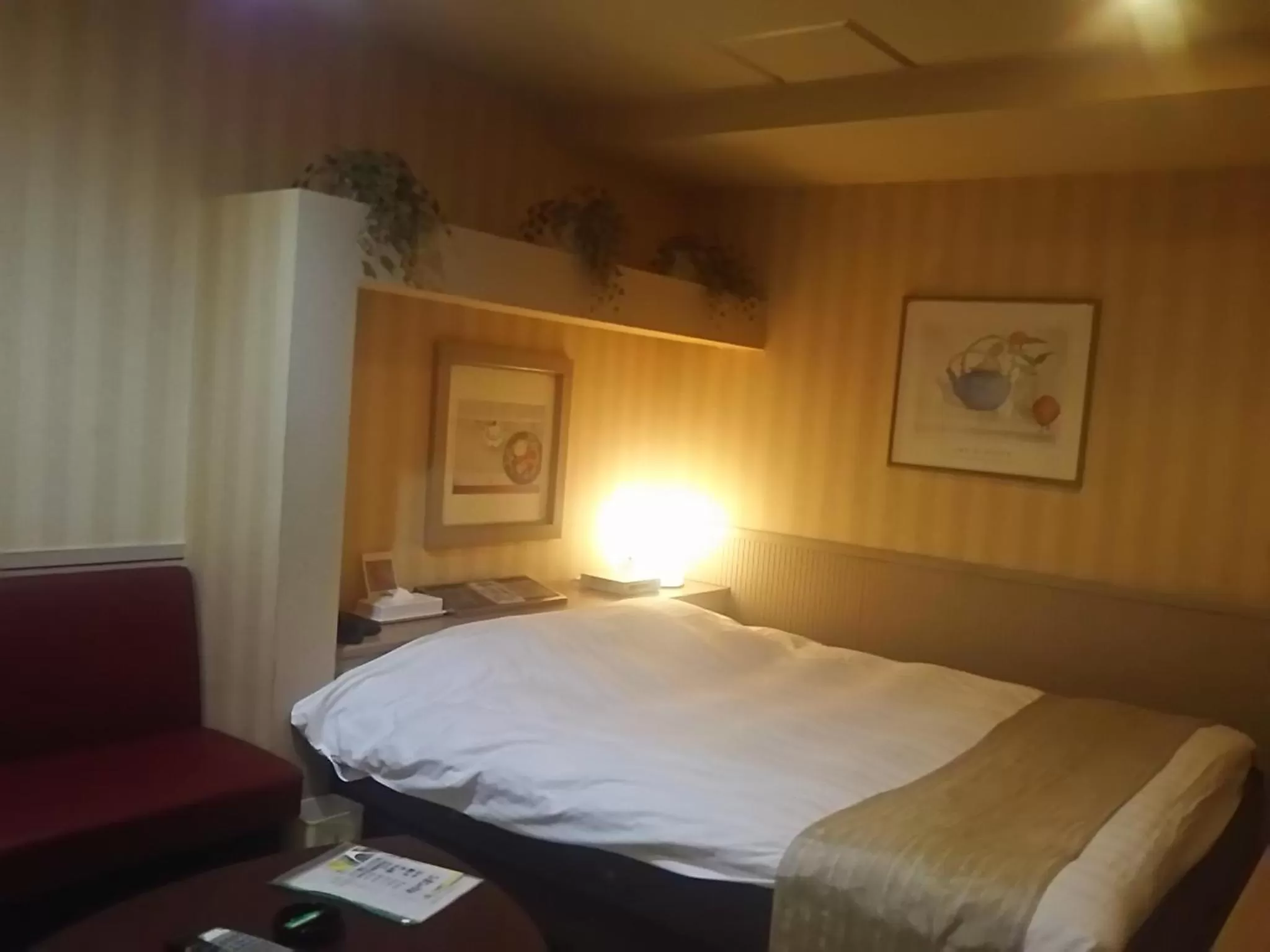 Bedroom, Bed in Hotel Sting