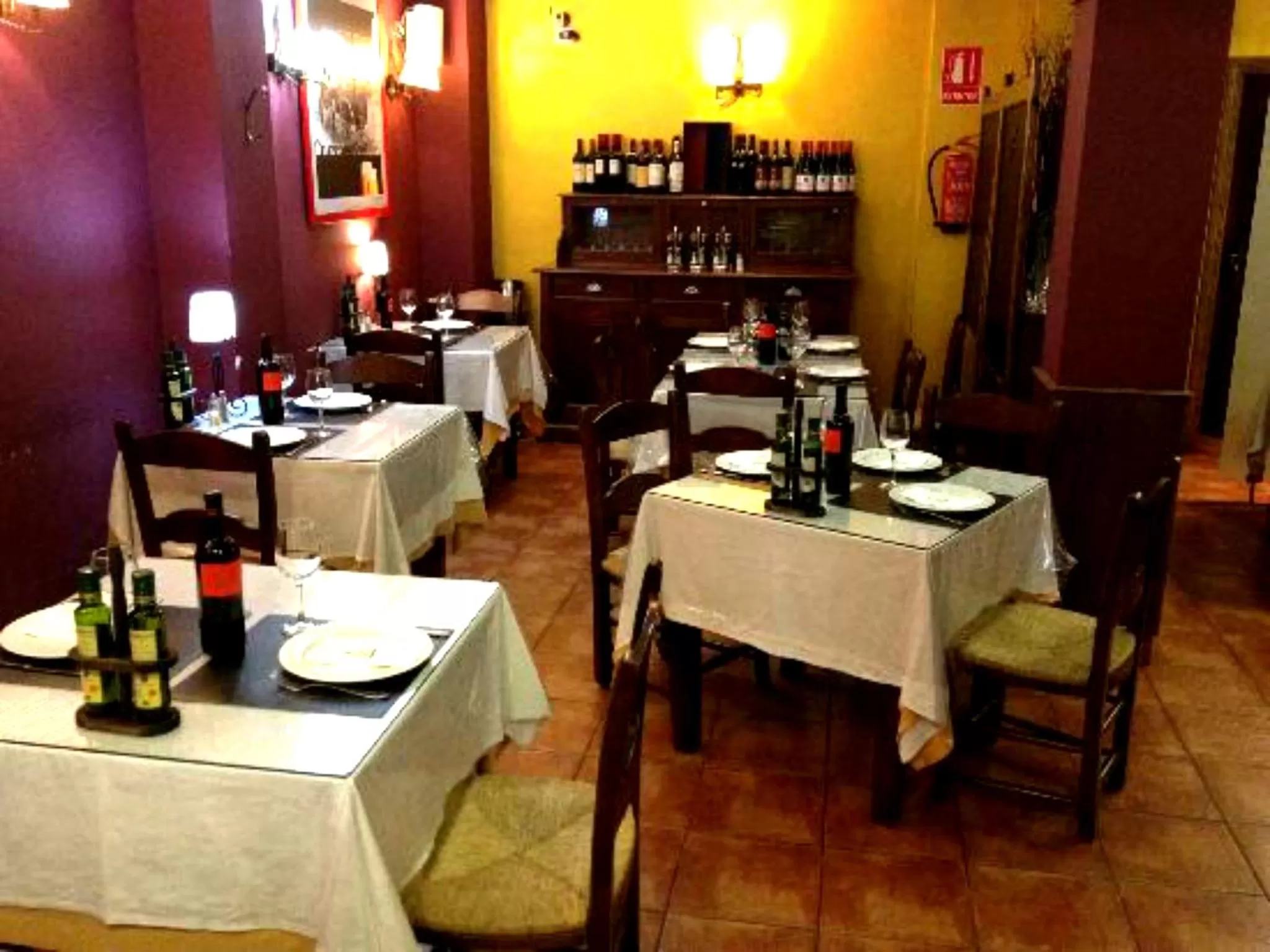 Restaurant/places to eat in Coso Viejo