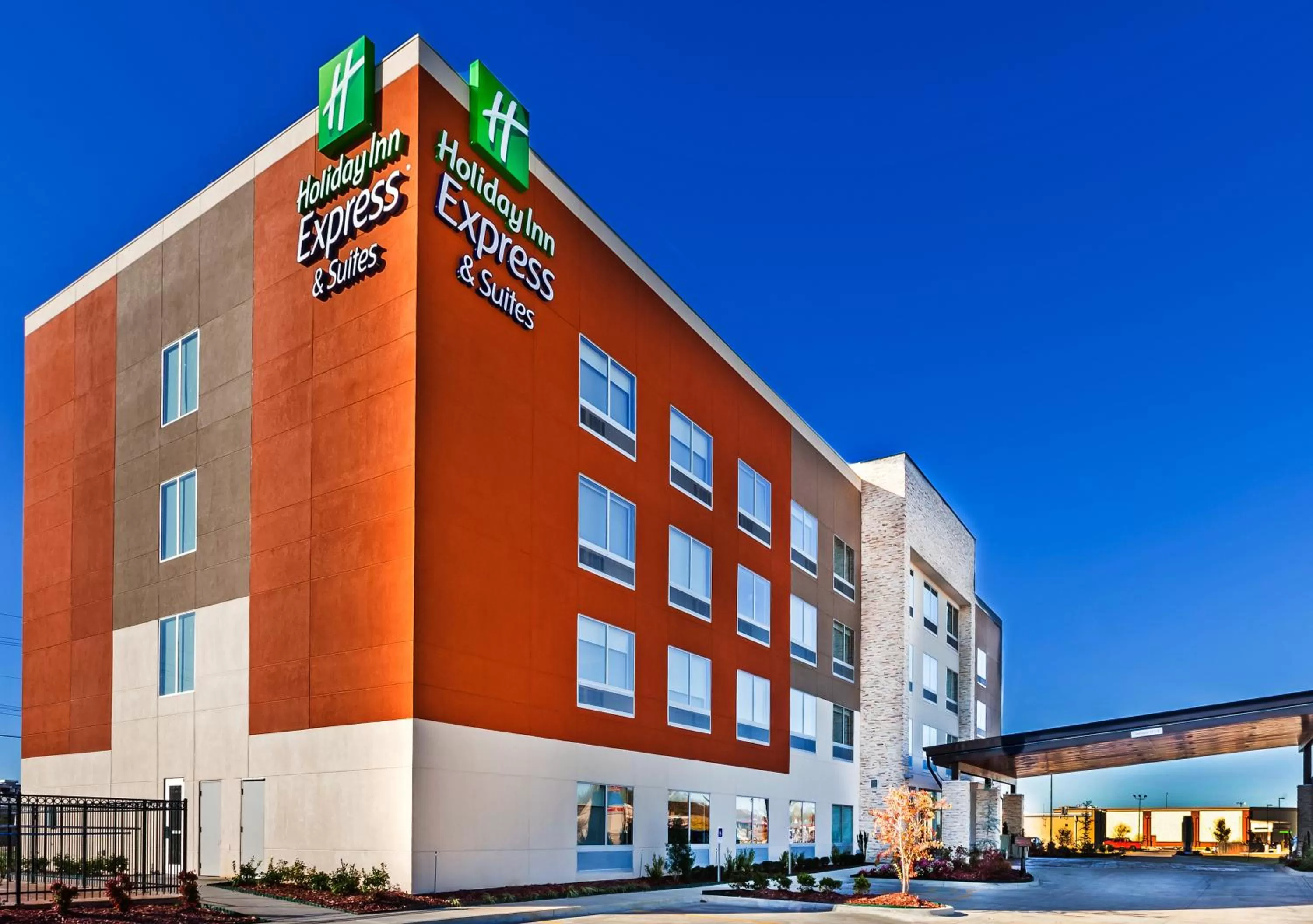 Property building in Holiday Inn Express & Suites Tulsa West - Sand Springs by IHG