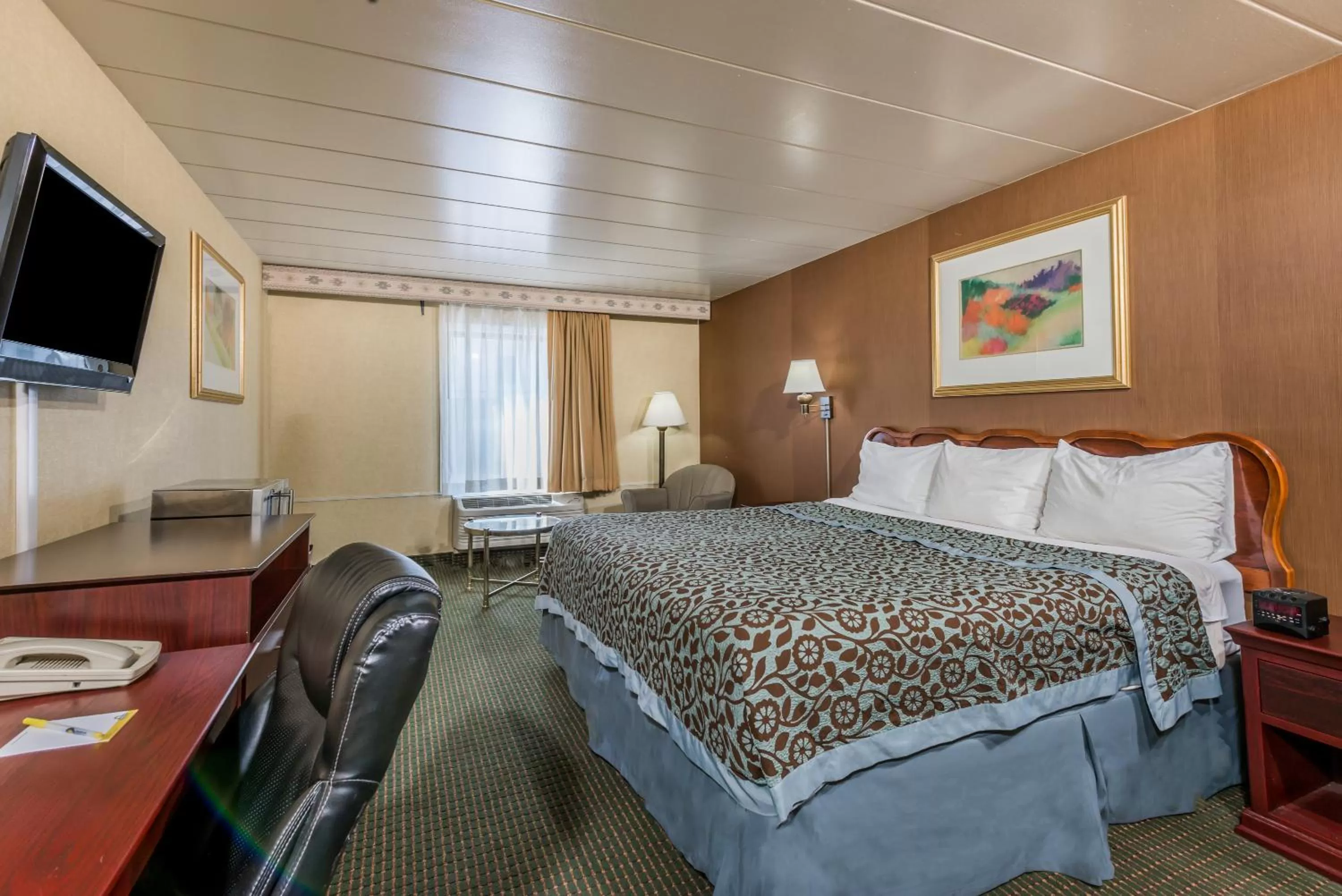 King Room - Non-Smoking in Days Inn by Wyndham Pittsburgh