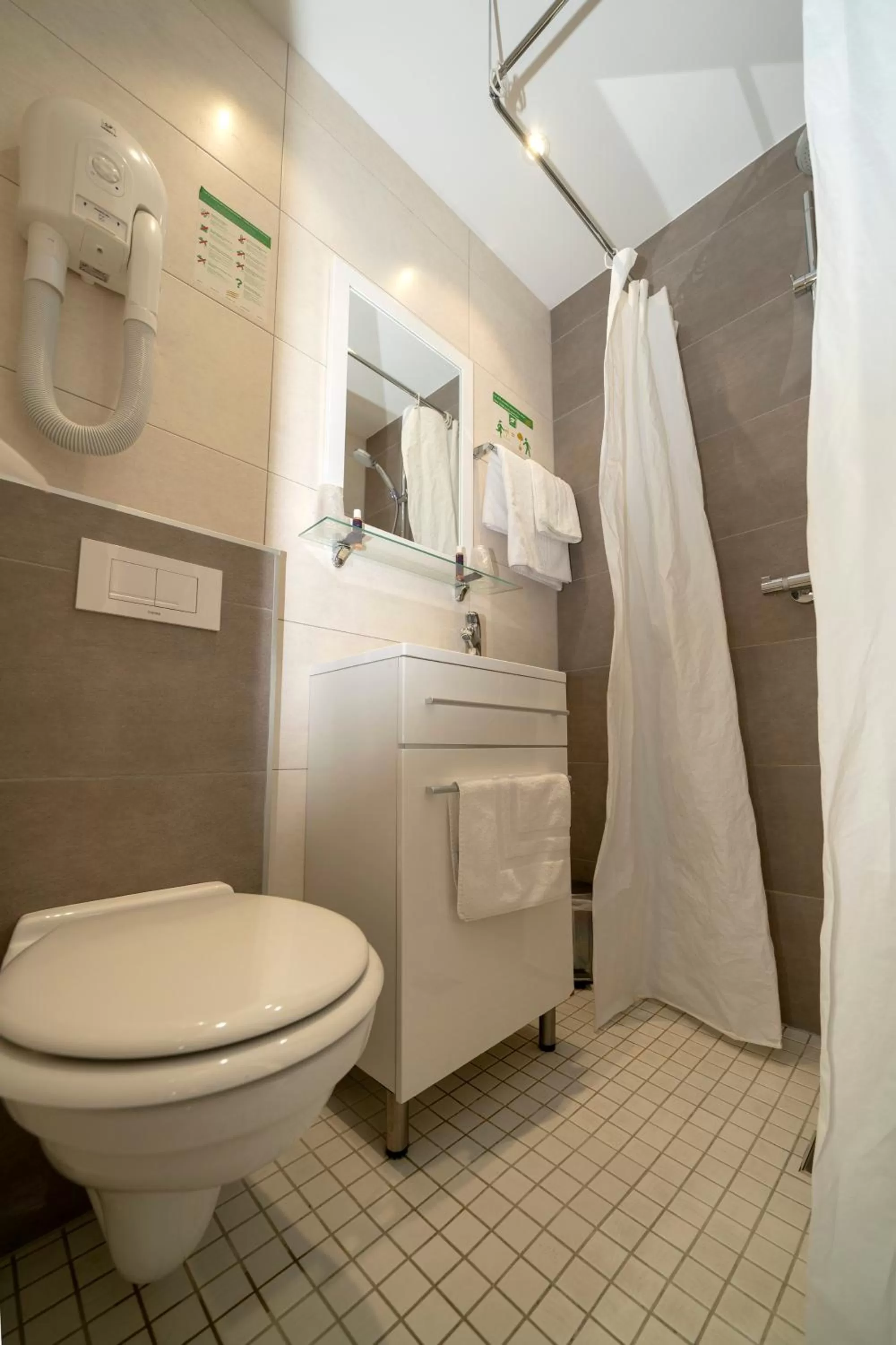 Bathroom in Hôtel du Parc, Restaurant, Spa & Wellness