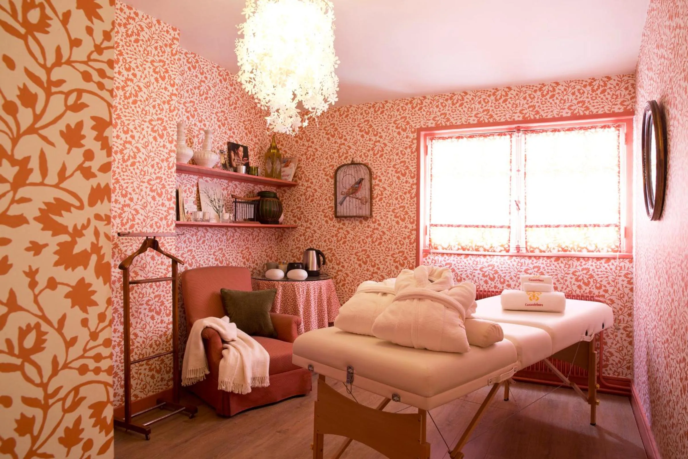 Massage, Bed in Cazaudehore, hôtel de charme au vert