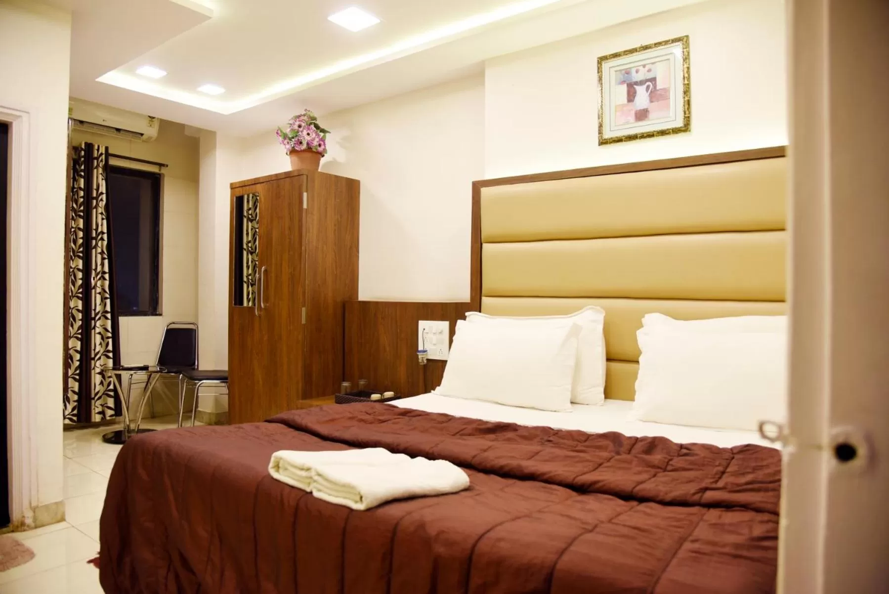 Bed in Hotel Sai Yatri