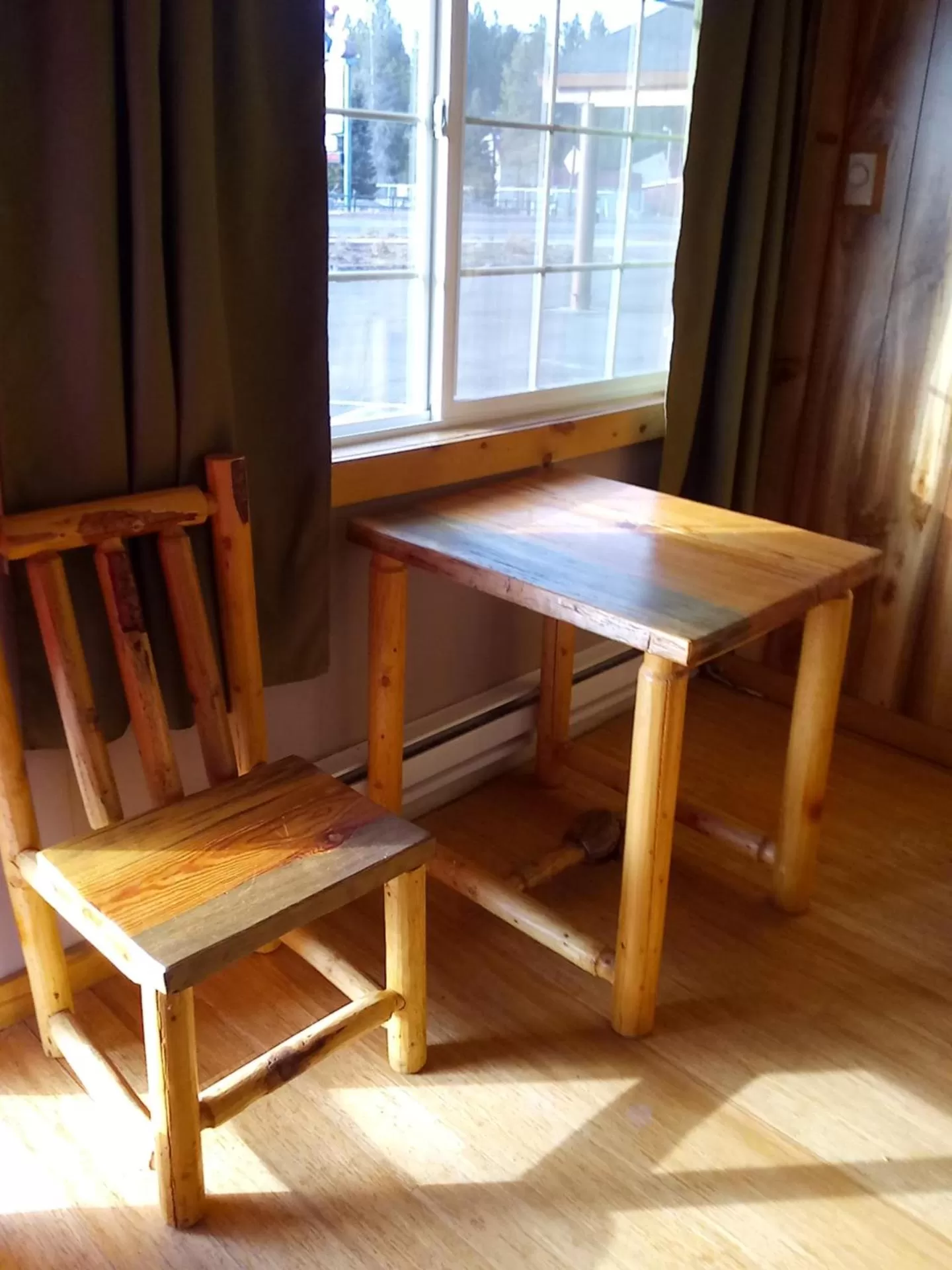 Seating area, Dining Area in CRESCENT MOON MOTEL