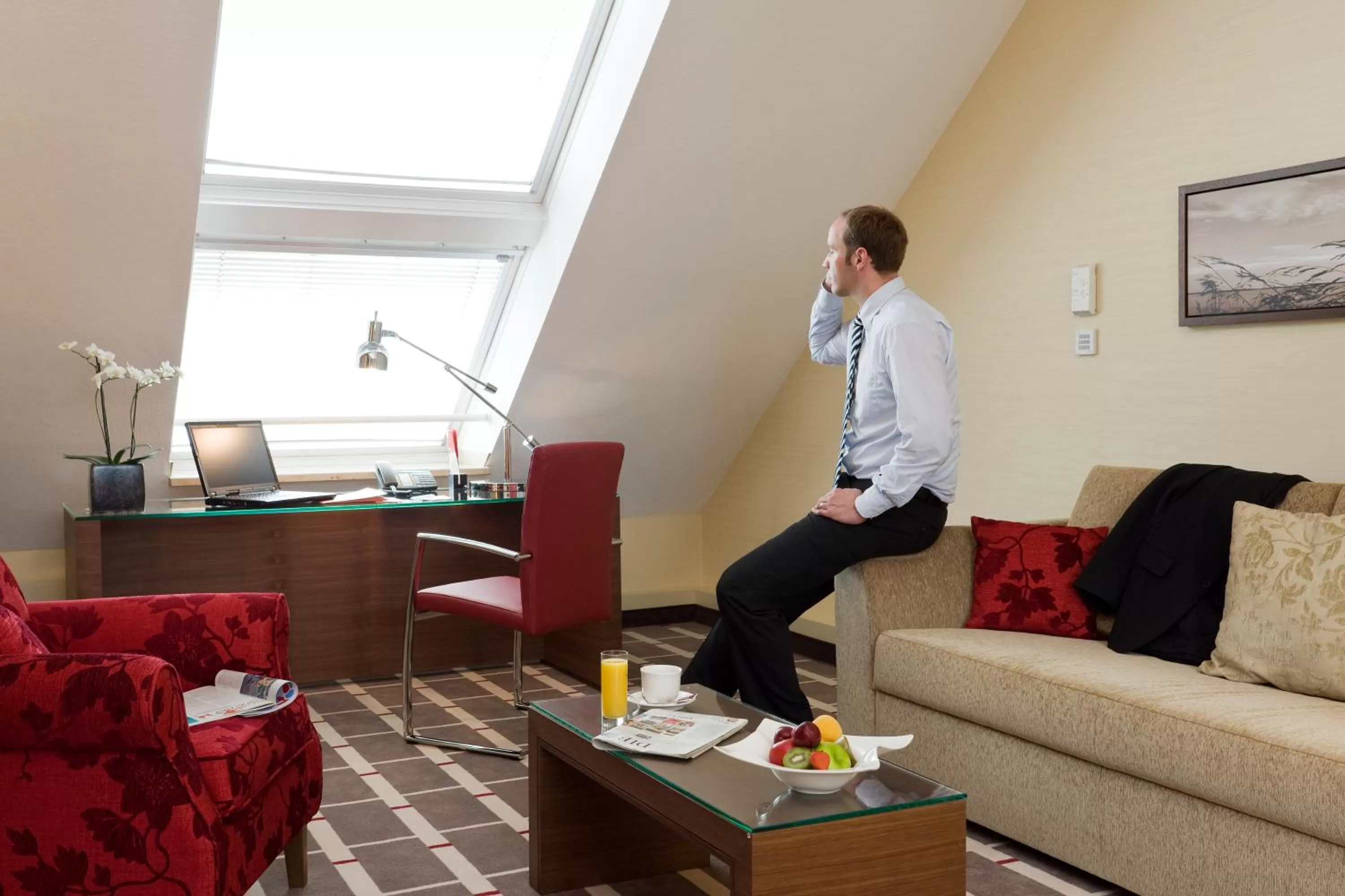 People in Mercure Hotel Düsseldorf City Center