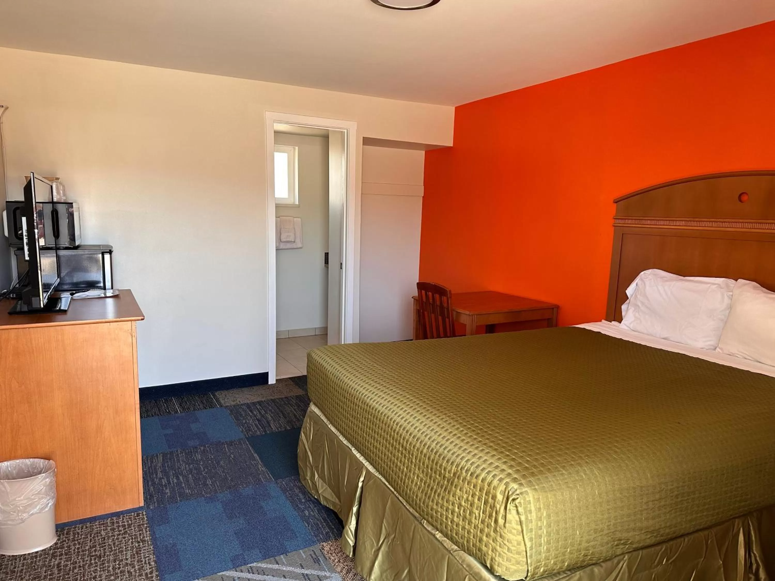 Bed in Gateway Lodge