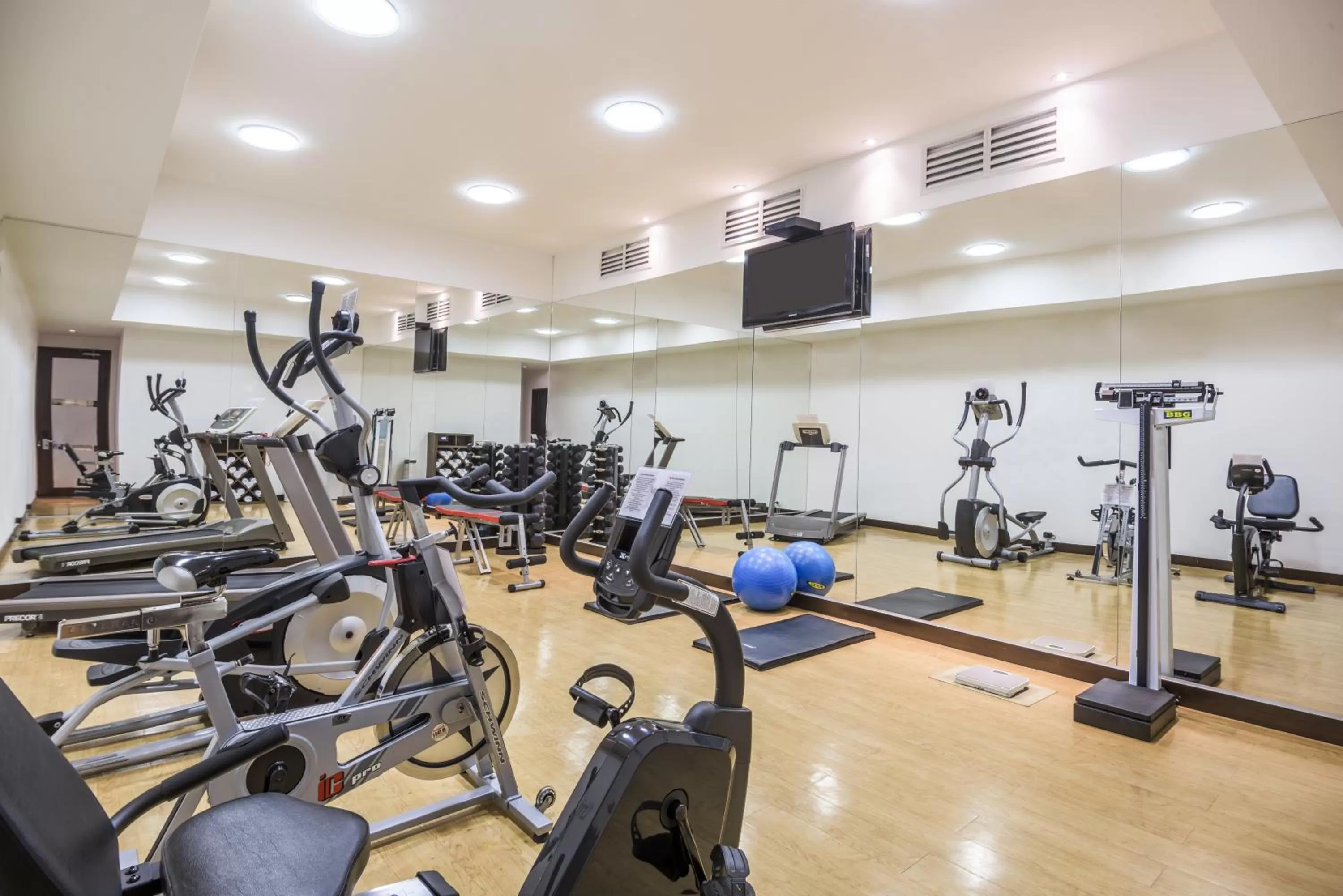 Fitness centre/facilities in Holiday Inn Express Bogotá - Parque La 93 by IHG