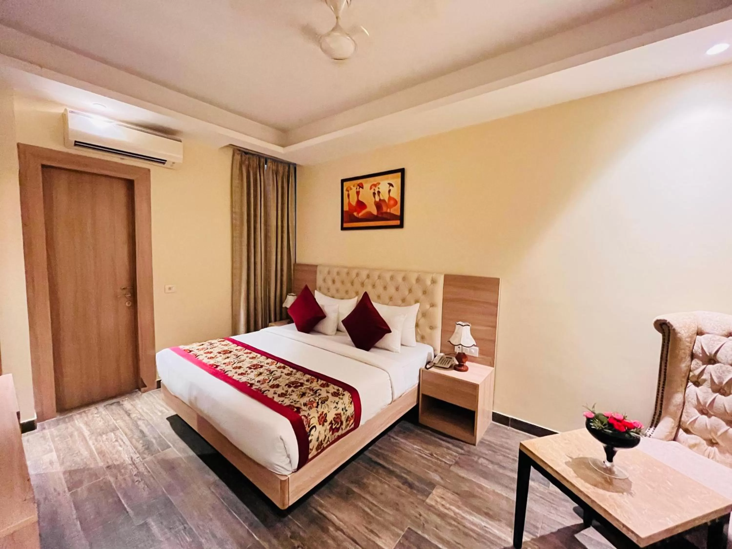 Bed in Hotel Banz near Delhi Airport