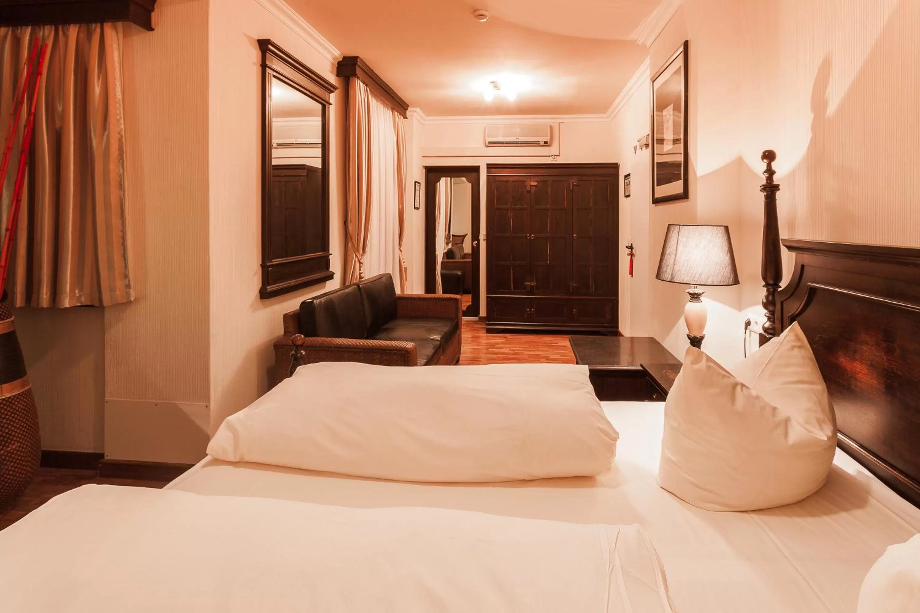 Junior Suite Double (courtyard side) in Hotel Aviv Dresden