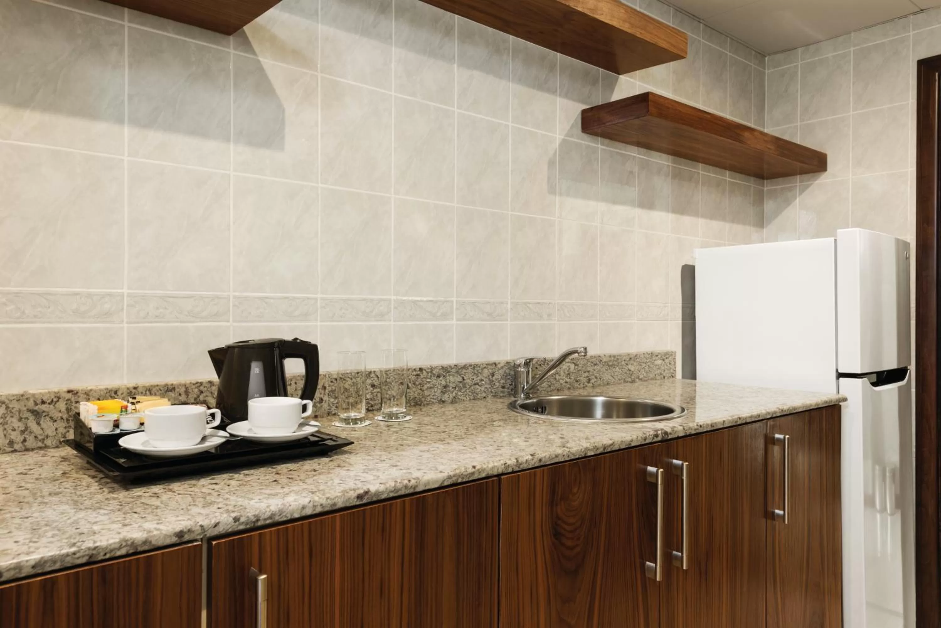 Coffee/tea facilities in Howard Johnson by Wyndham Abu Dhabi Downtown