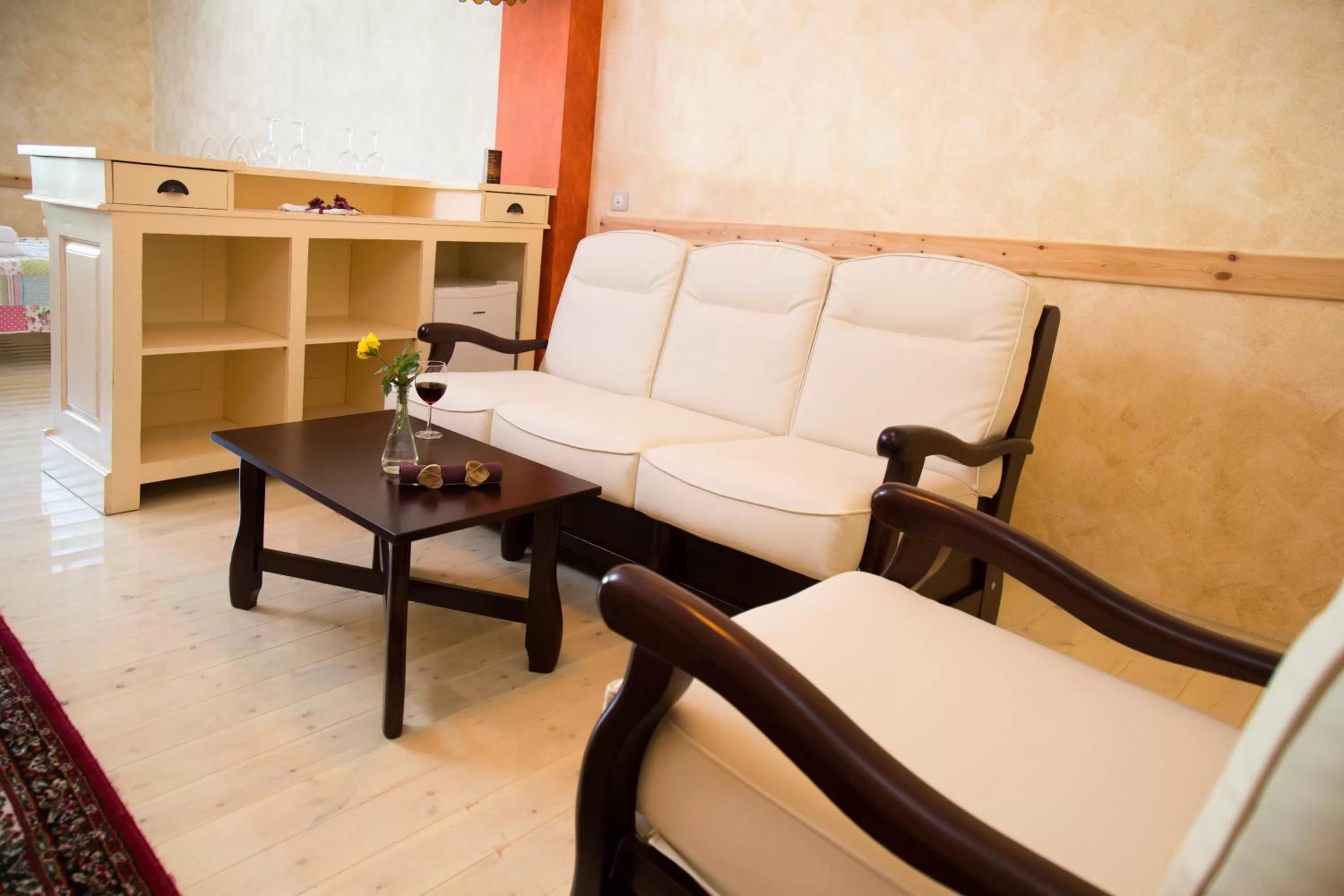 Living room, Seating Area in Country Court