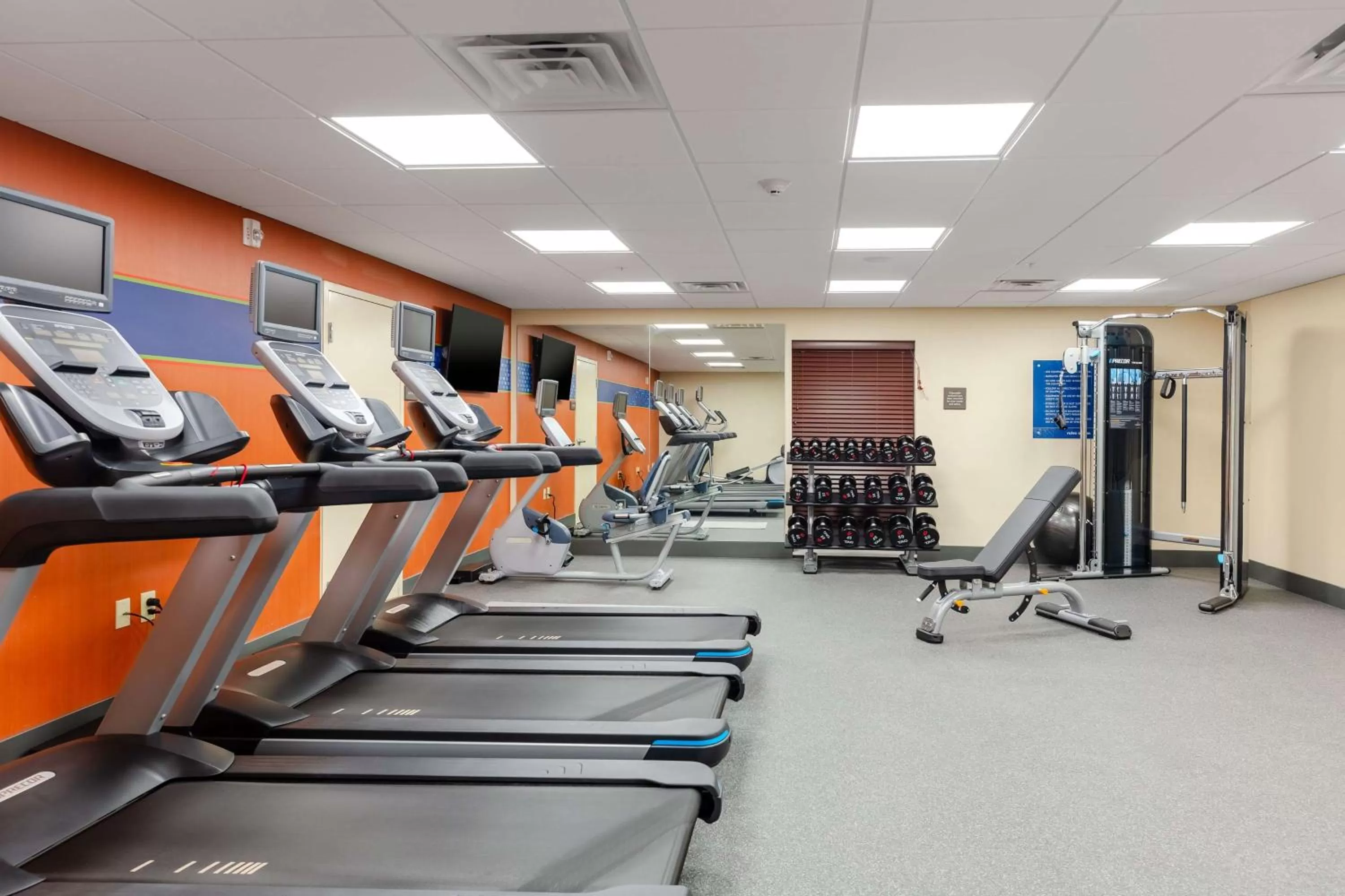 Fitness centre/facilities in Hampton Inn Wetumpka