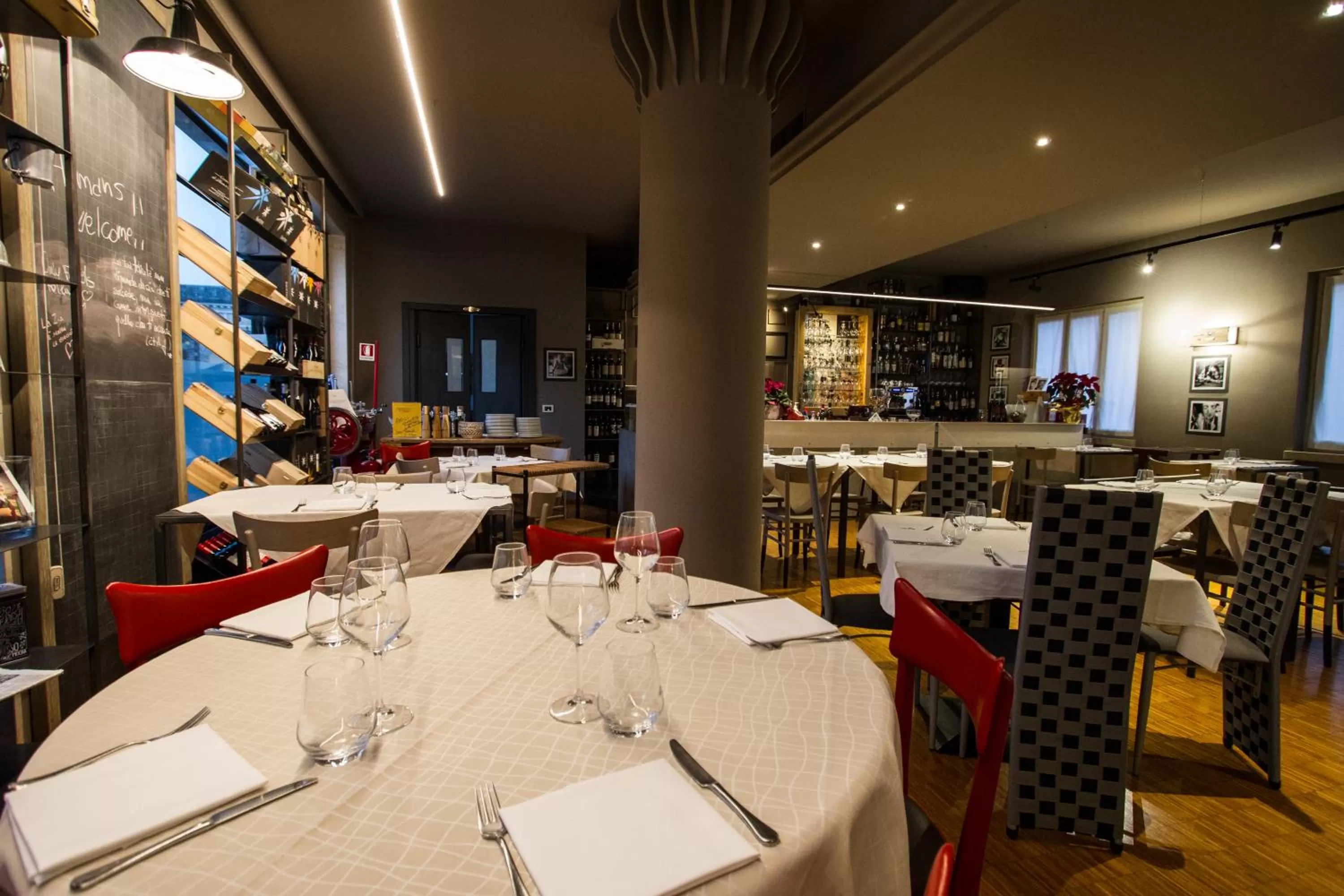 Restaurant/places to eat in Hotel Elefante