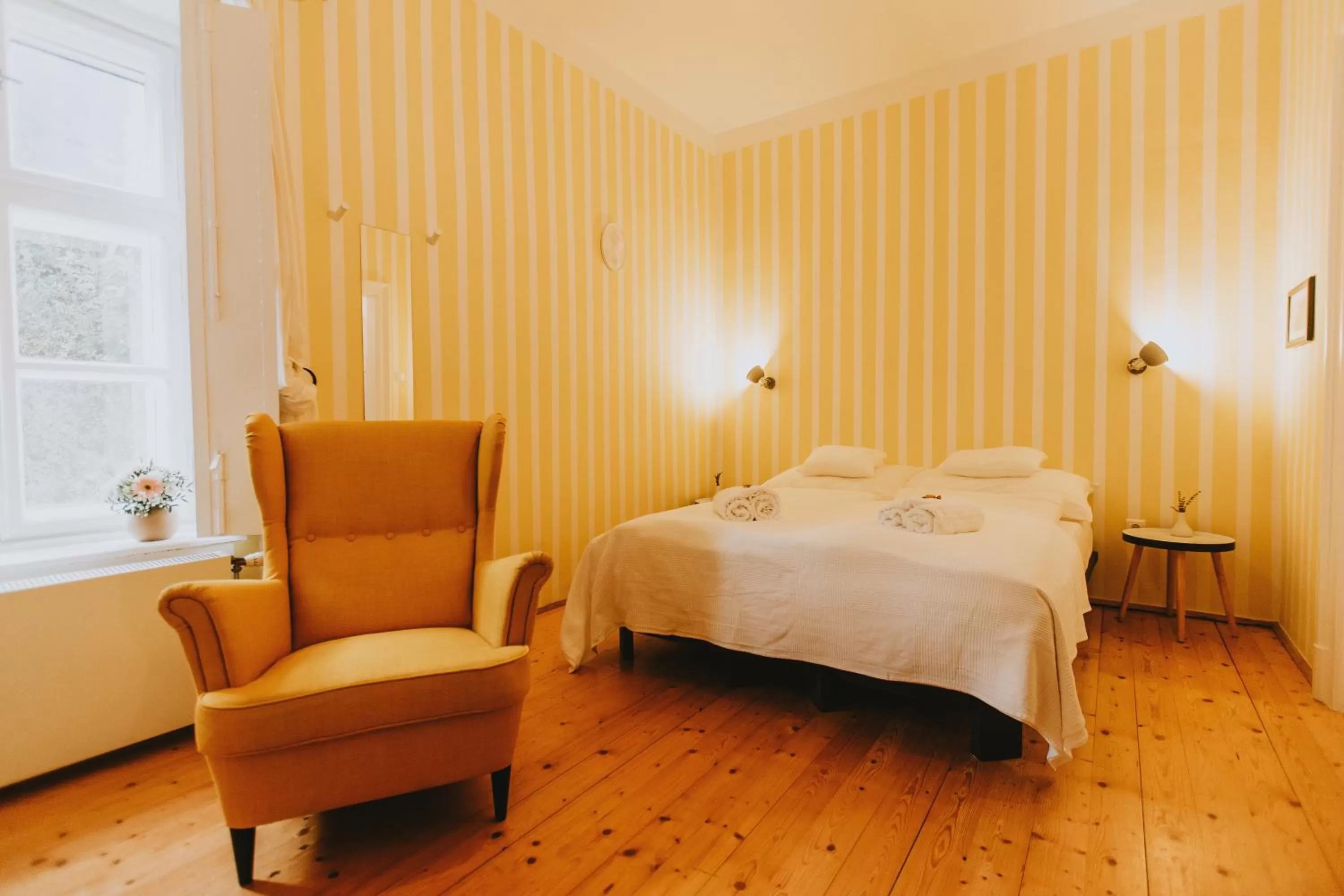 Photo of the whole room, Bed in Villa Mimi