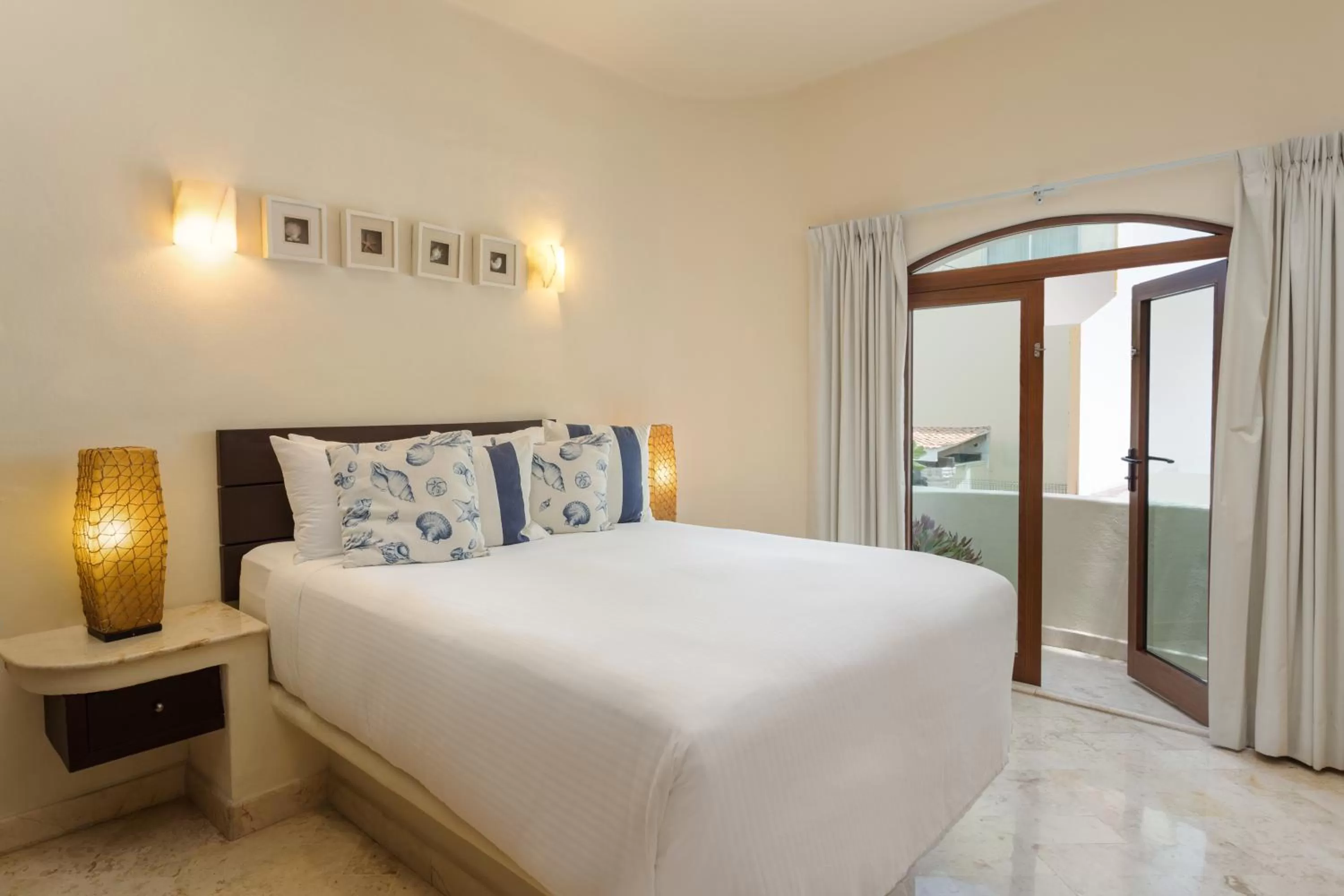 Bedroom, Bed in Porto Playa Condo Hotel and Beach Club