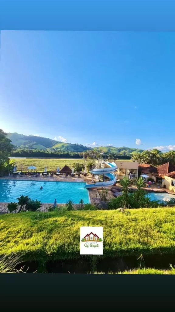 Swimming pool in Pousada Le Sapê