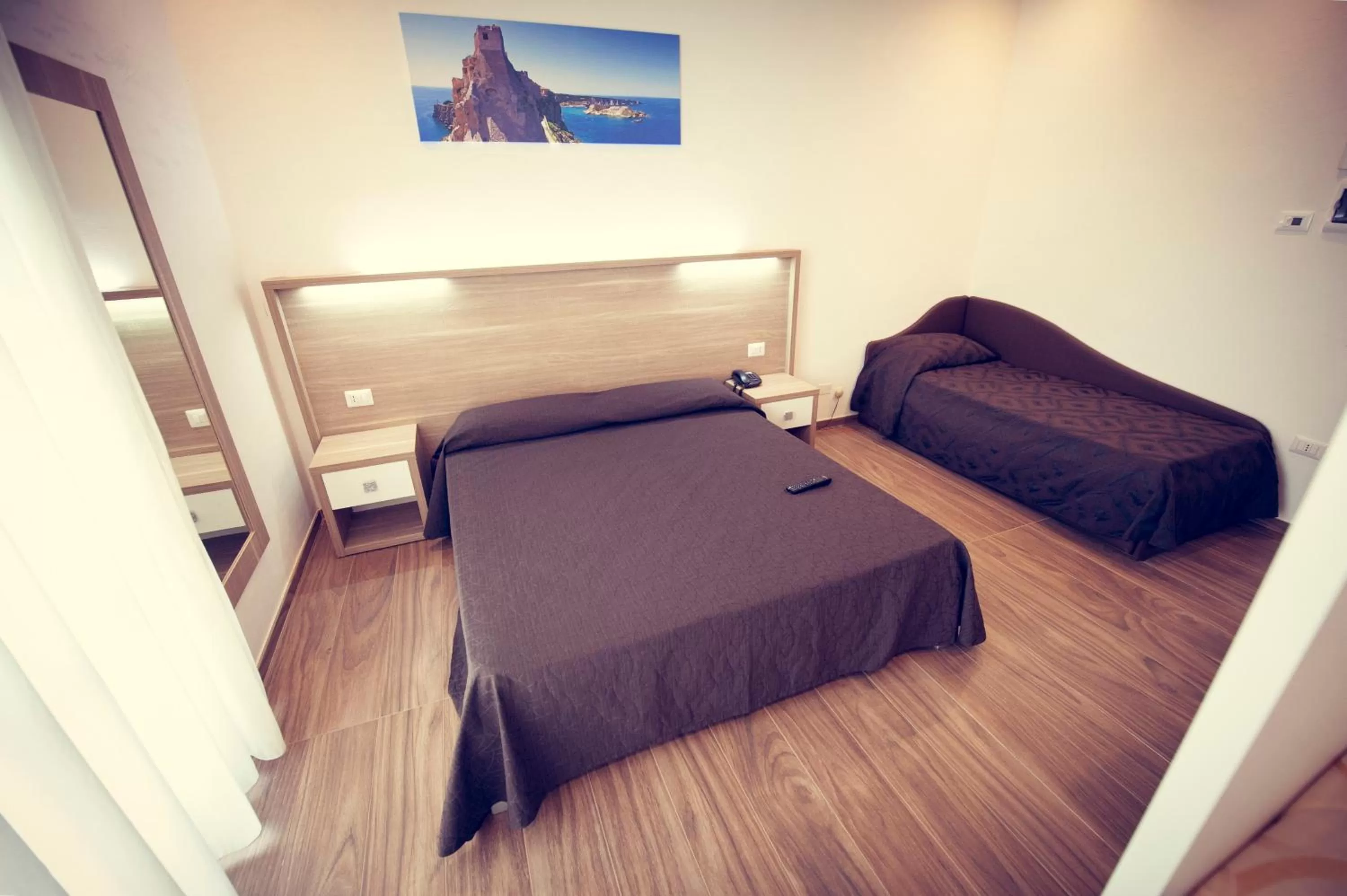 Photo of the whole room, Bed in Hotel Fini