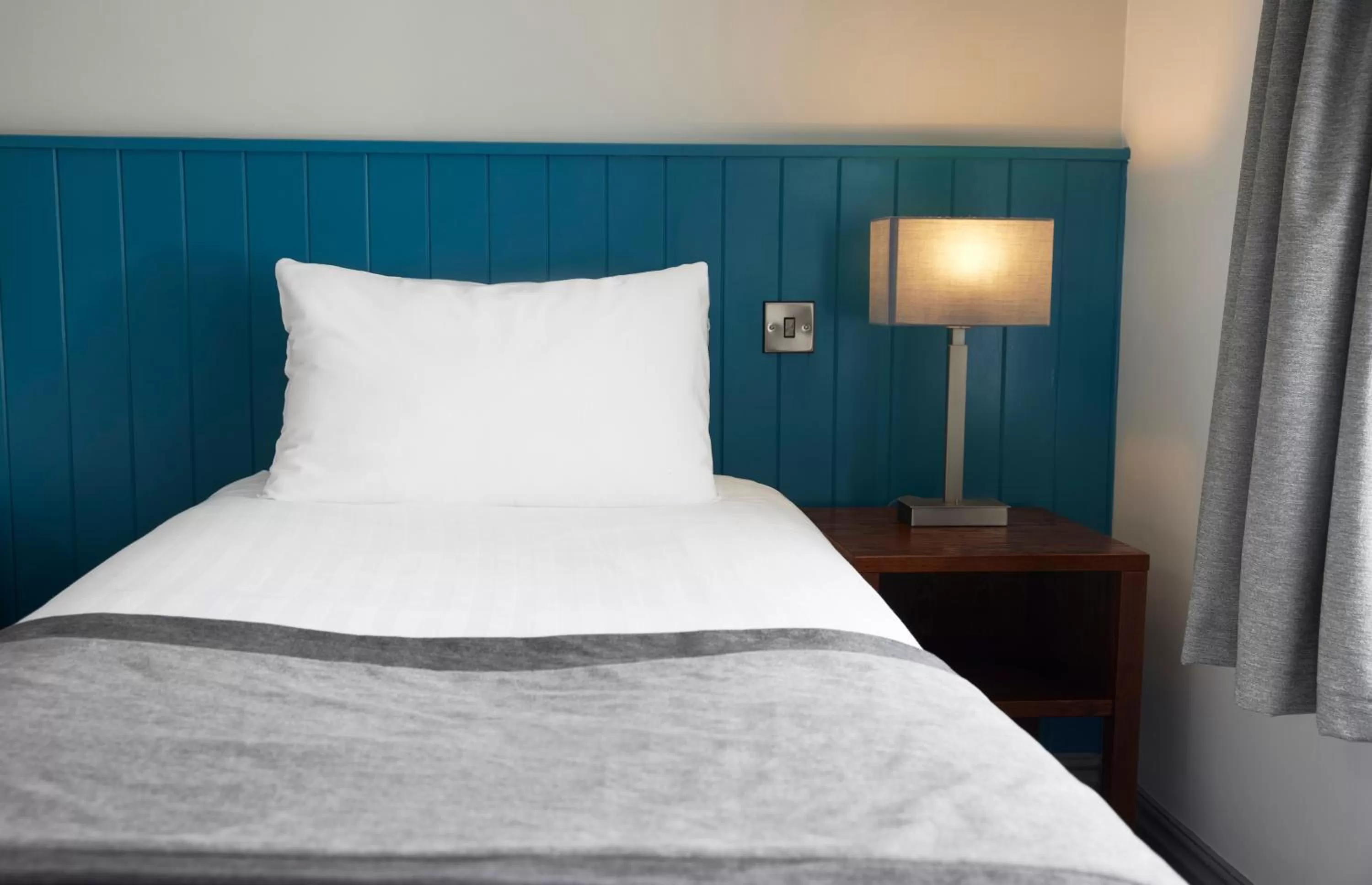 Bed in Highwayman By Greene King Inn