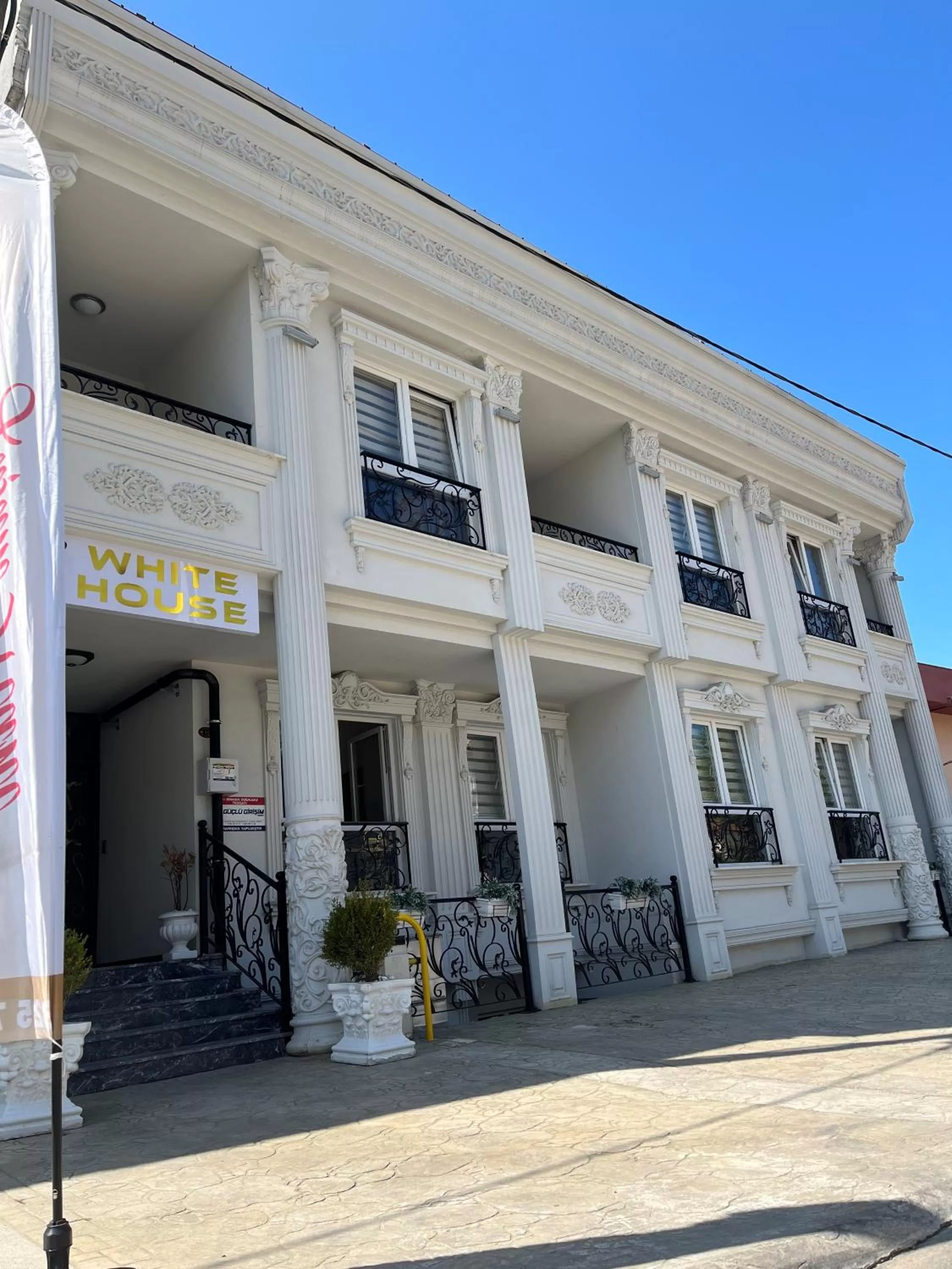 Property building in White House Apart