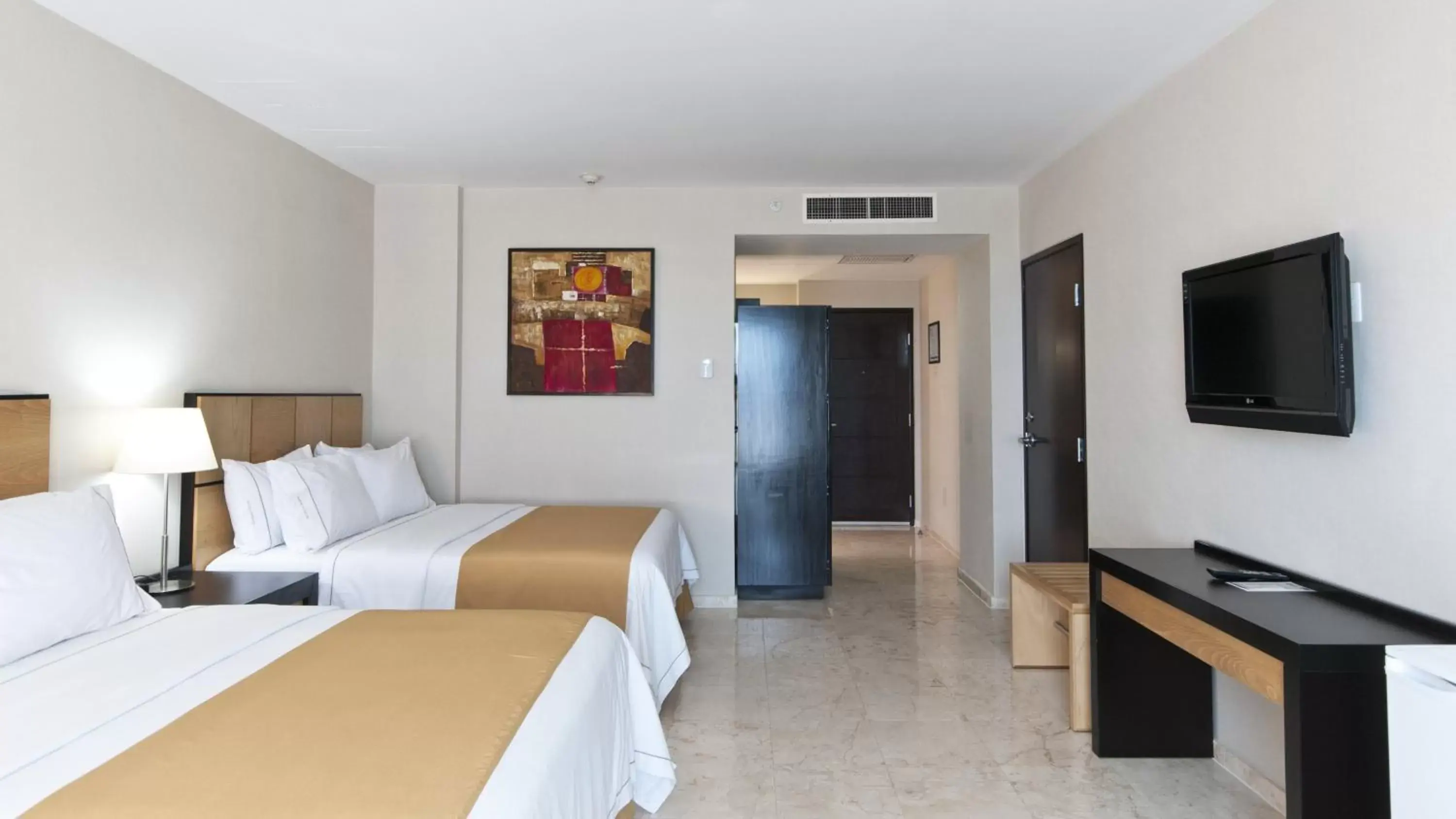 Standard Queen Room with Two Queen Beds - Smoking in Holiday Inn Express Ciudad Del Carmen by IHG Standard Queen Room with Two Queen Beds - Smoking in Holiday Inn Express Ciudad Del Carmen by IHG