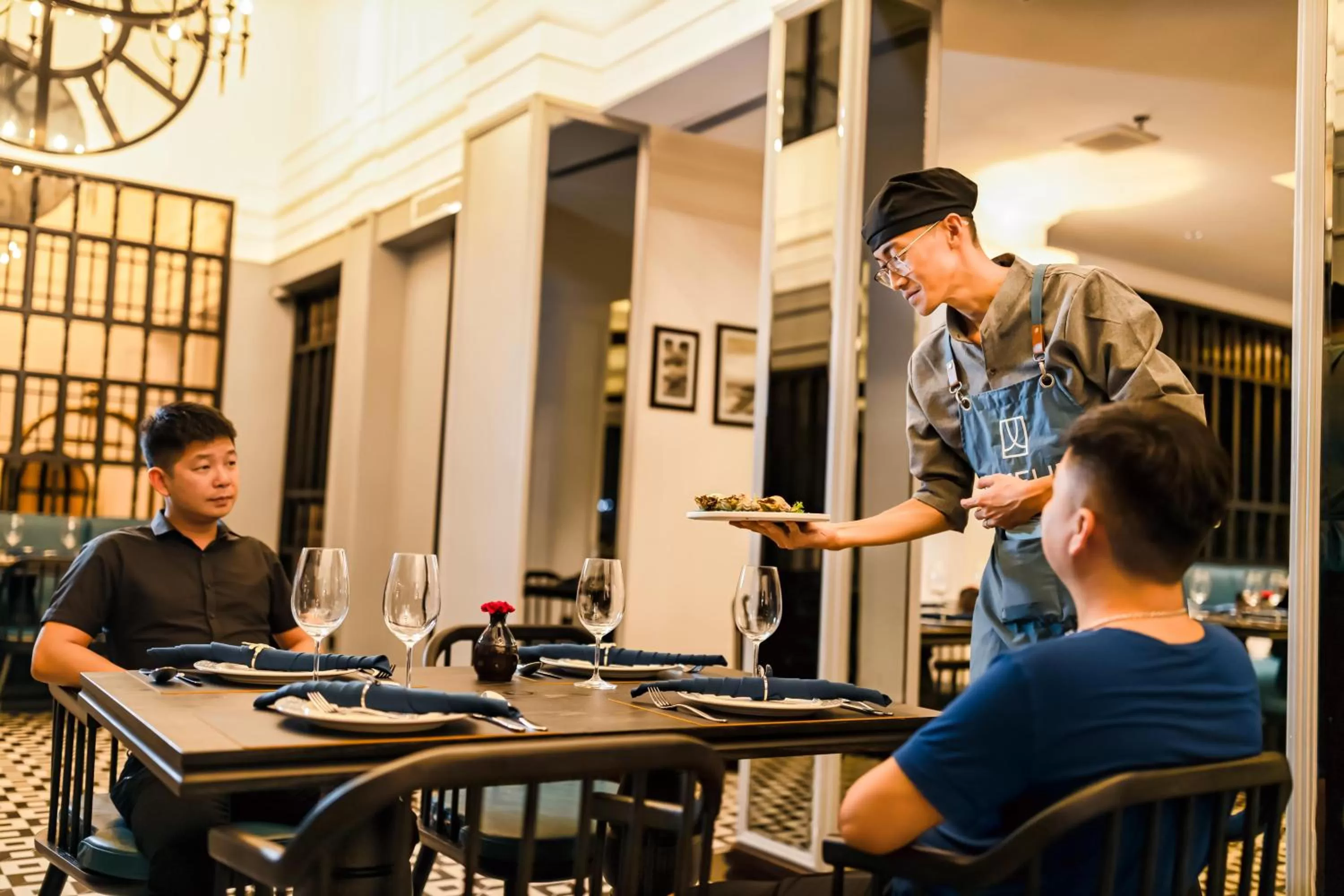 Restaurant/places to eat in Hotel DMelin