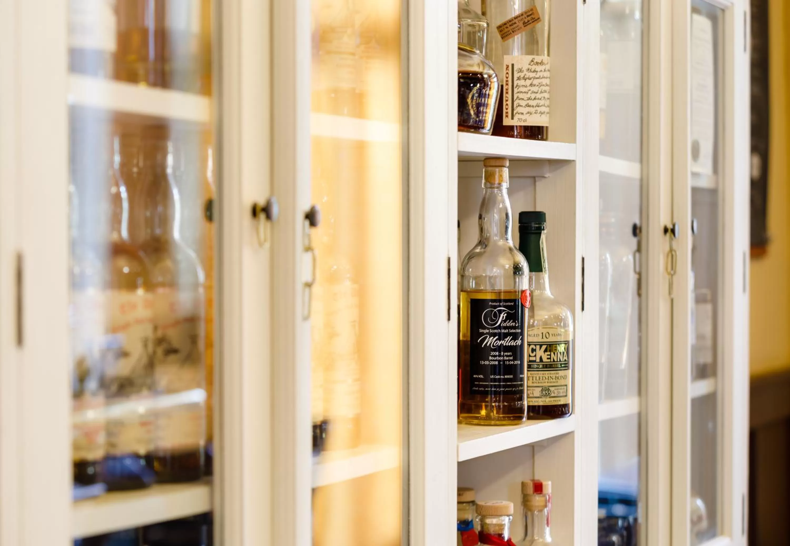 Restaurant/places to eat in Hotel Fidder - Patrick's Whisky Bar