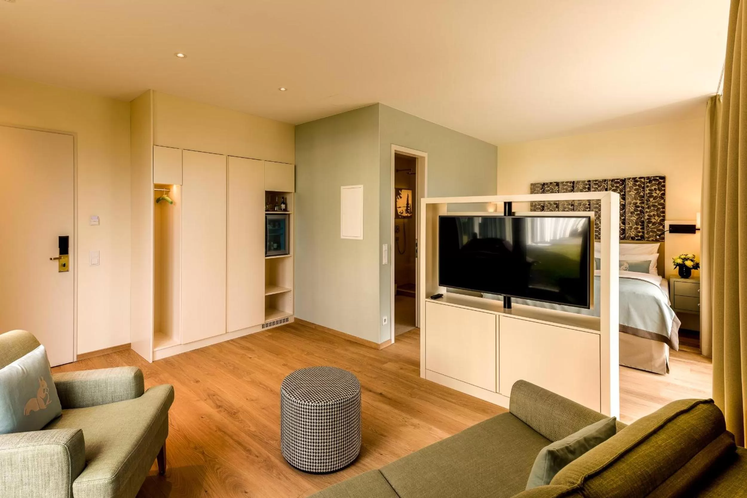 Communal lounge/ TV room in Parkhotel Rothof