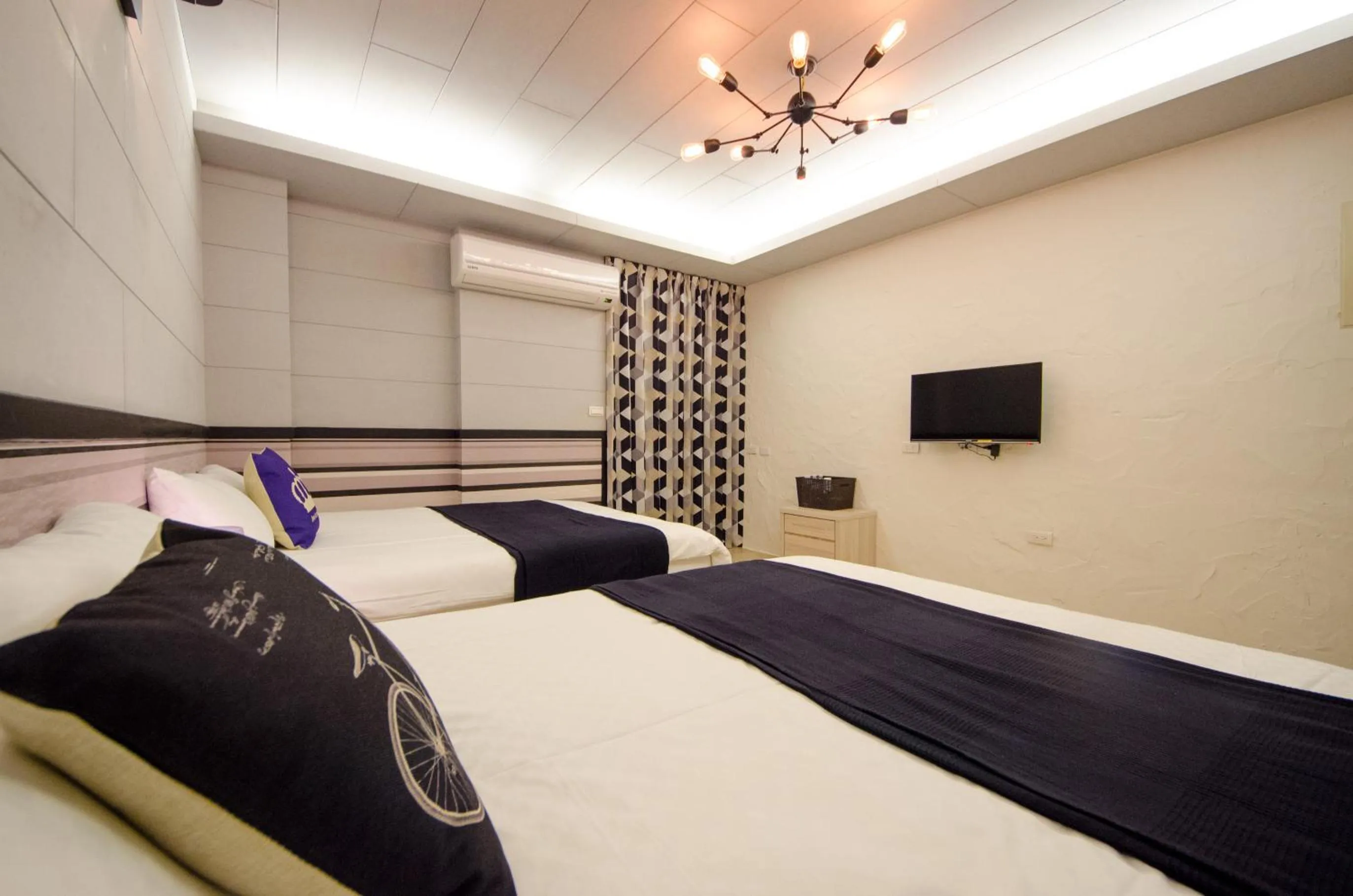 bunk bed, Bed in Successful 168 B&B