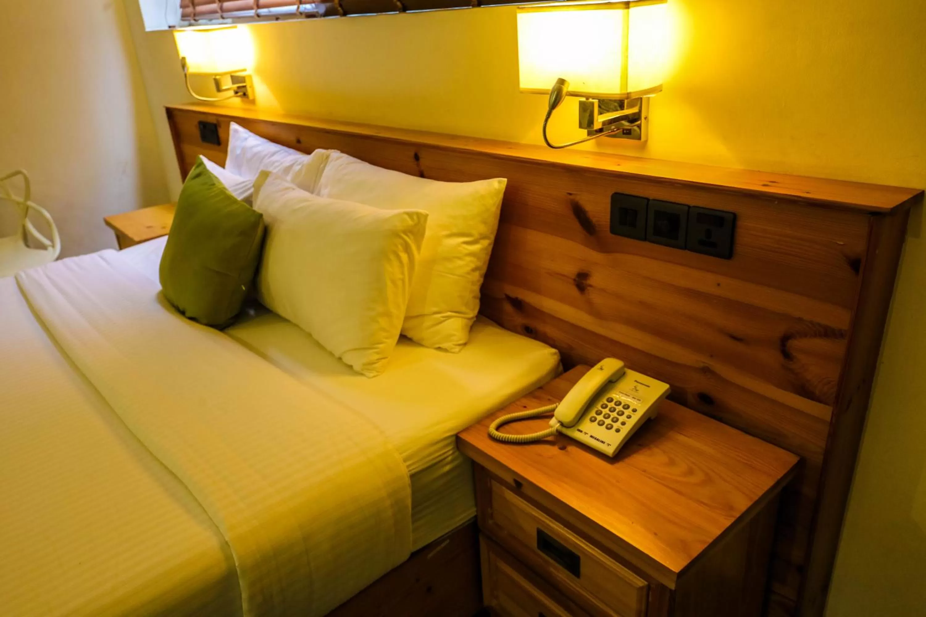 Bed in Hotel Ganthera Kandy