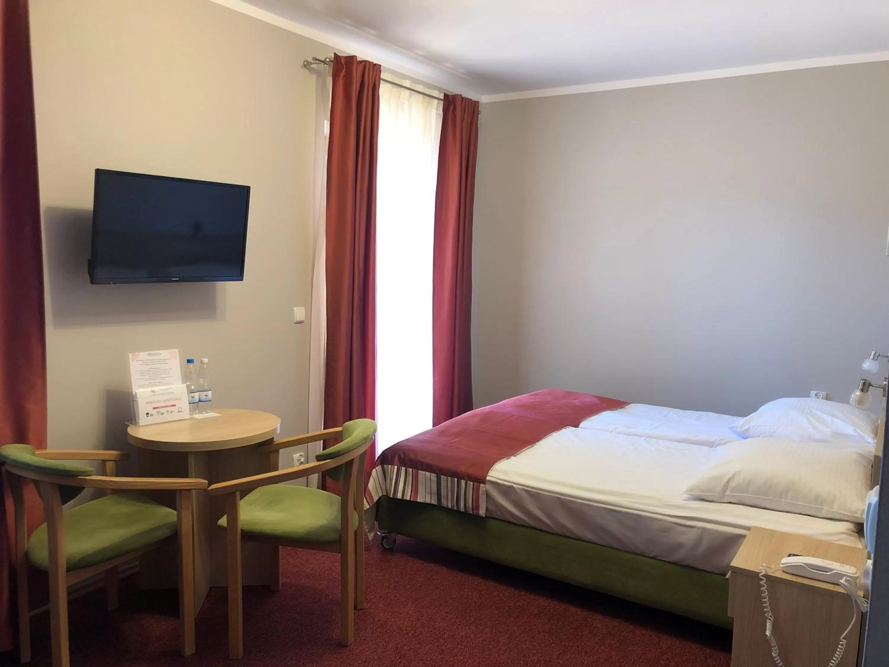 Photo of the whole room, Bed in HOTEL*** NAT Bukowina Tatrzańska