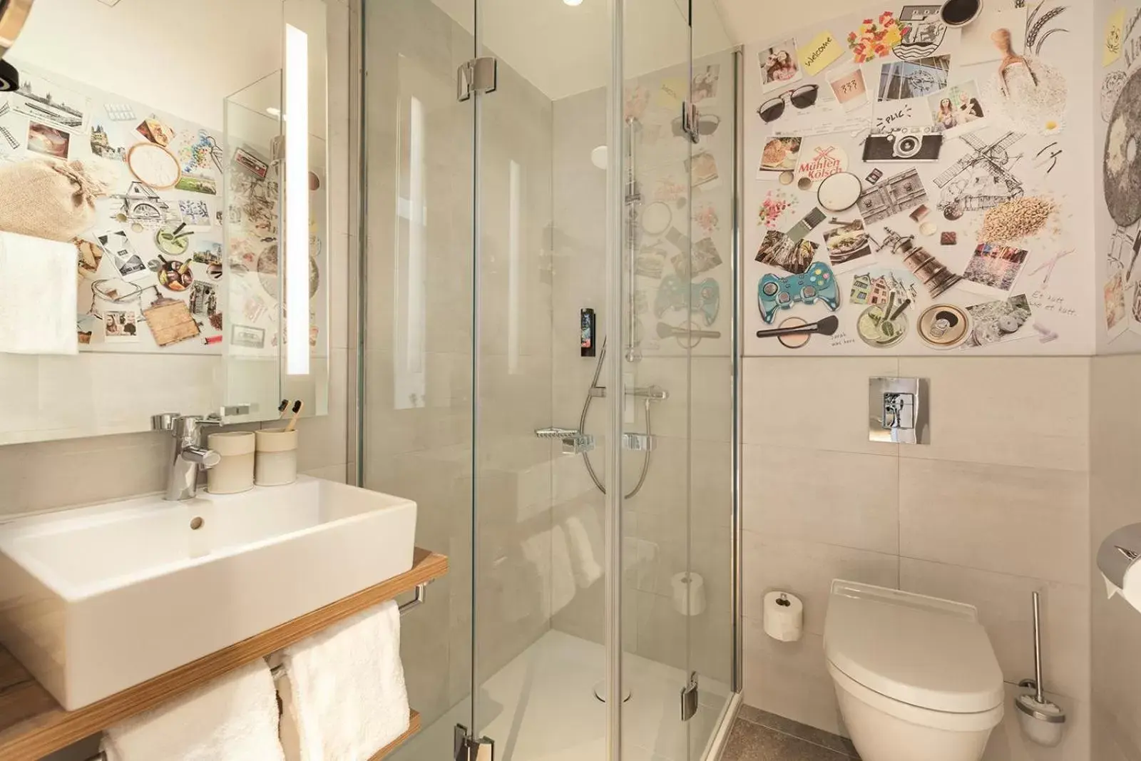 Premium Queen room with single sofa bed in Holiday Inn - the niu, Mill Cologne Mülheim by IHG Premium Queen room with single sofa bed in Holiday Inn - the niu, Mill Cologne Mülheim by IHG