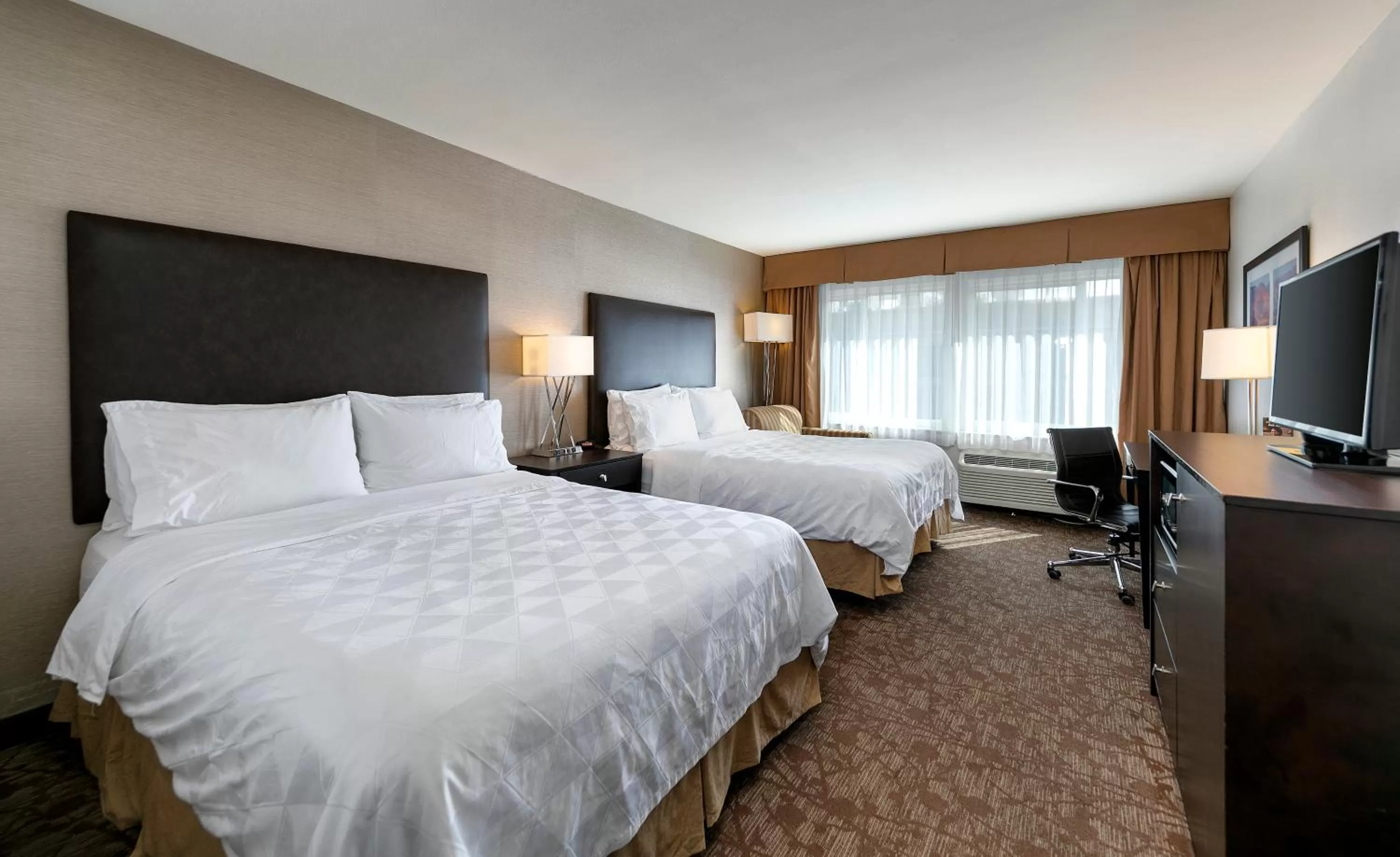 Bedroom in Holiday Inn West Covina by IHG
