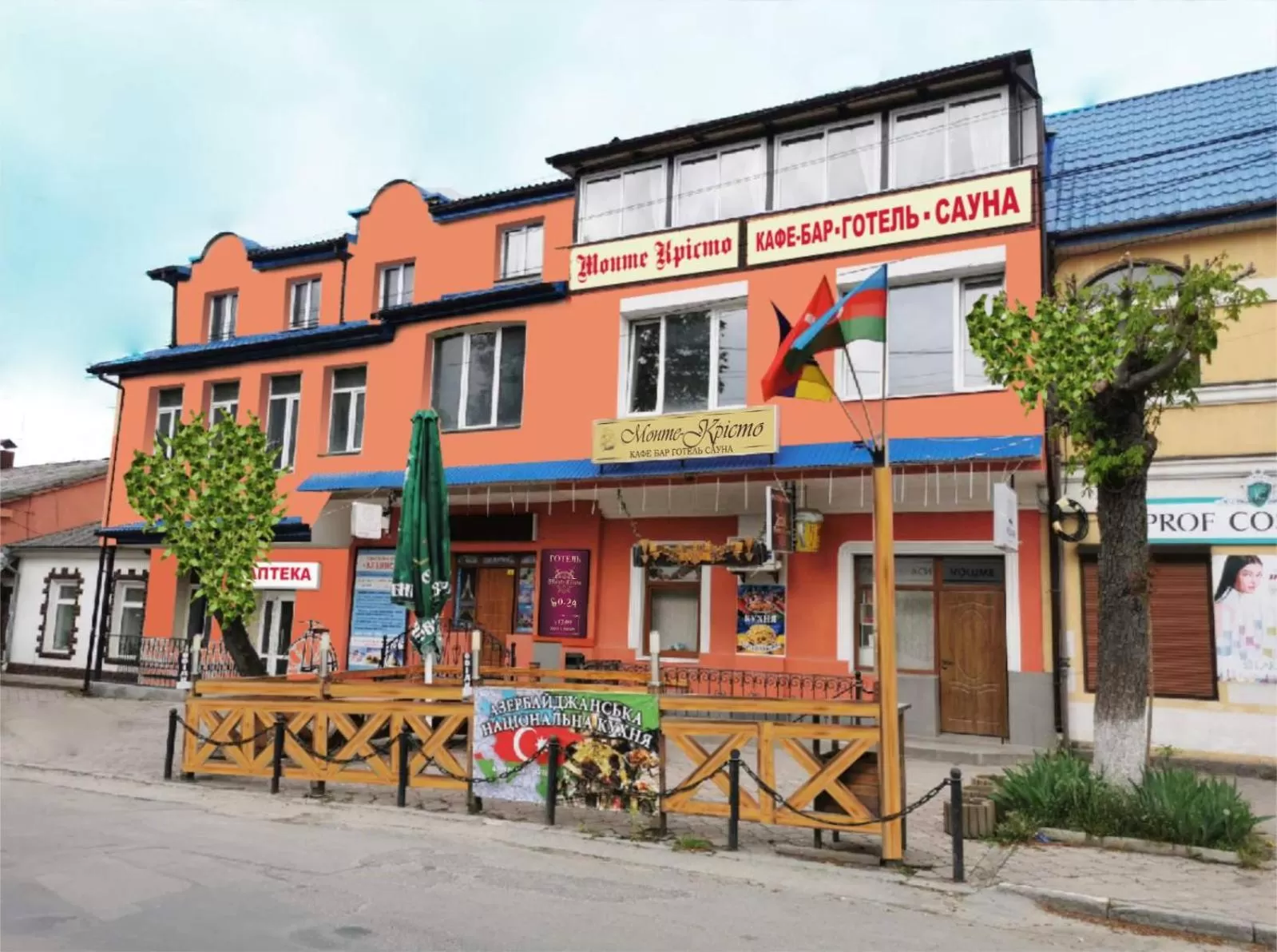 Facade/entrance in Monte-Kristo Hotel