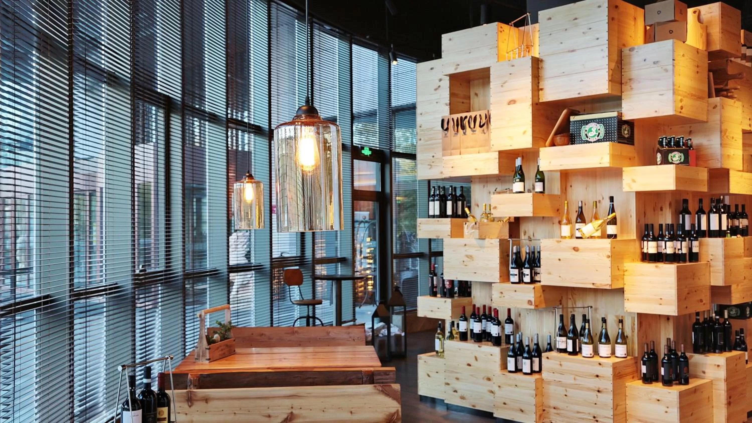 Restaurant/places to eat in Crowne Plaza Beijing Lido by IHG