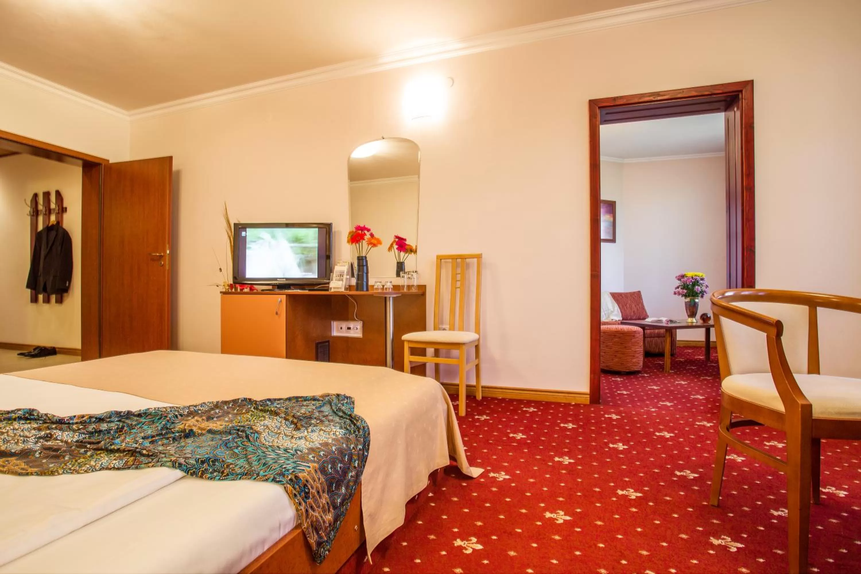 Living room, Bed in Hotel Villa Boyana - Free Parking