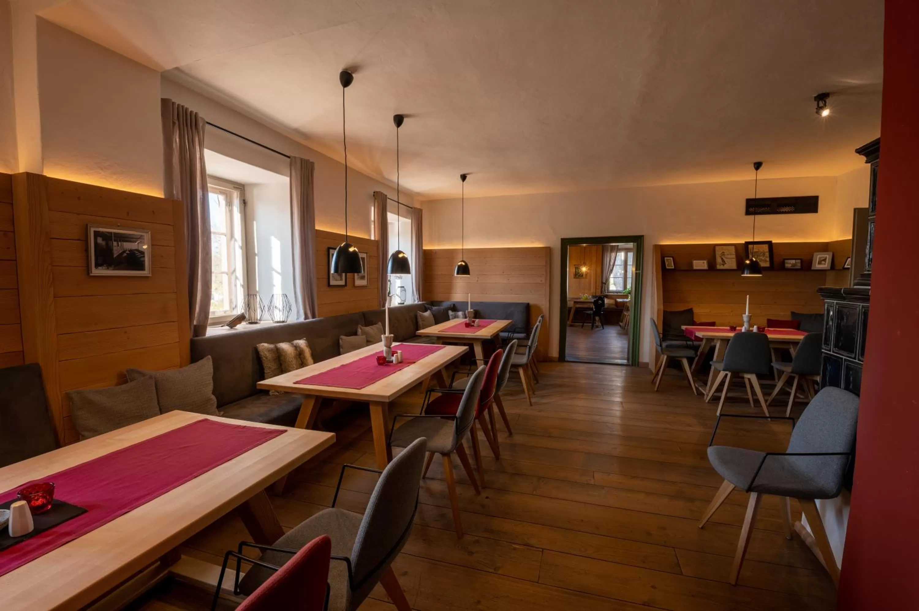 Restaurant/places to eat in LANDHOTEL ALTE ZOLLSTATION- Historical Building