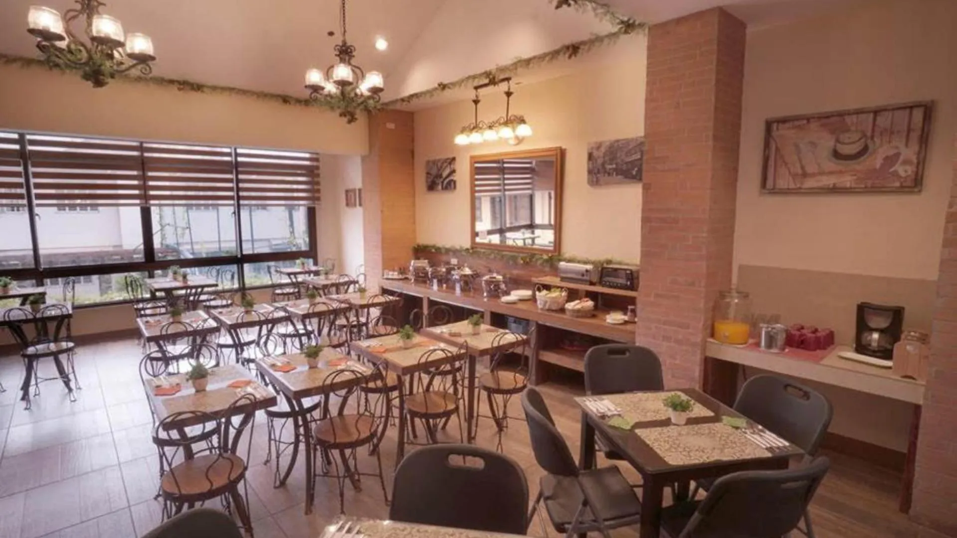 Dining area in 1775 Adriatico Suites