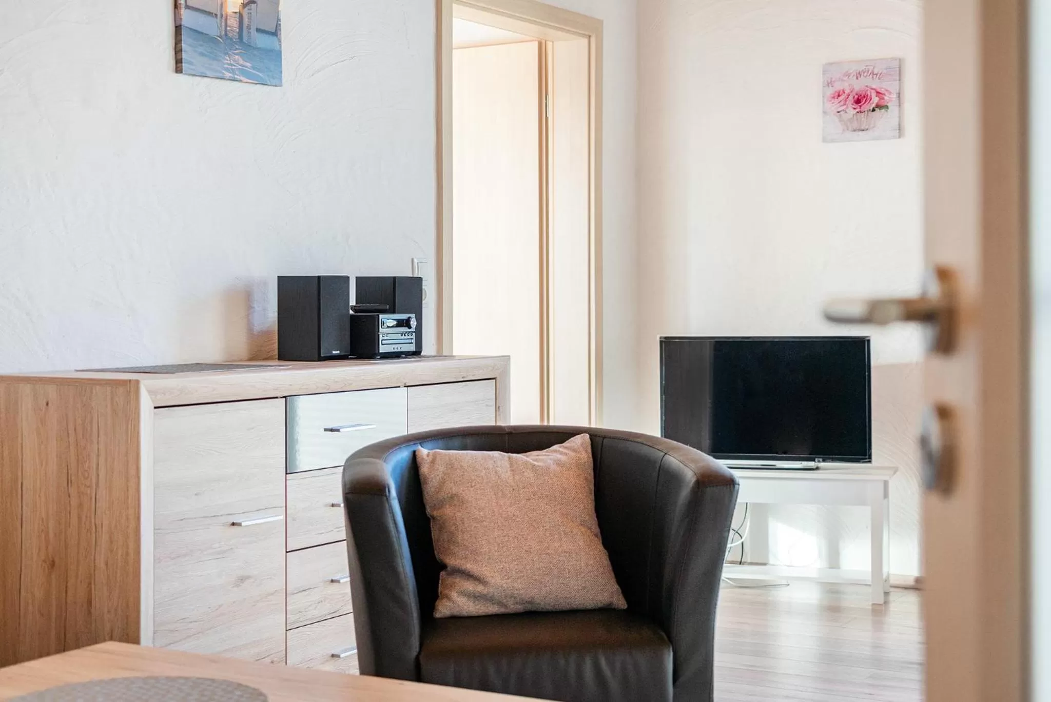 TV and multimedia, Seating Area in Villa Moorstern