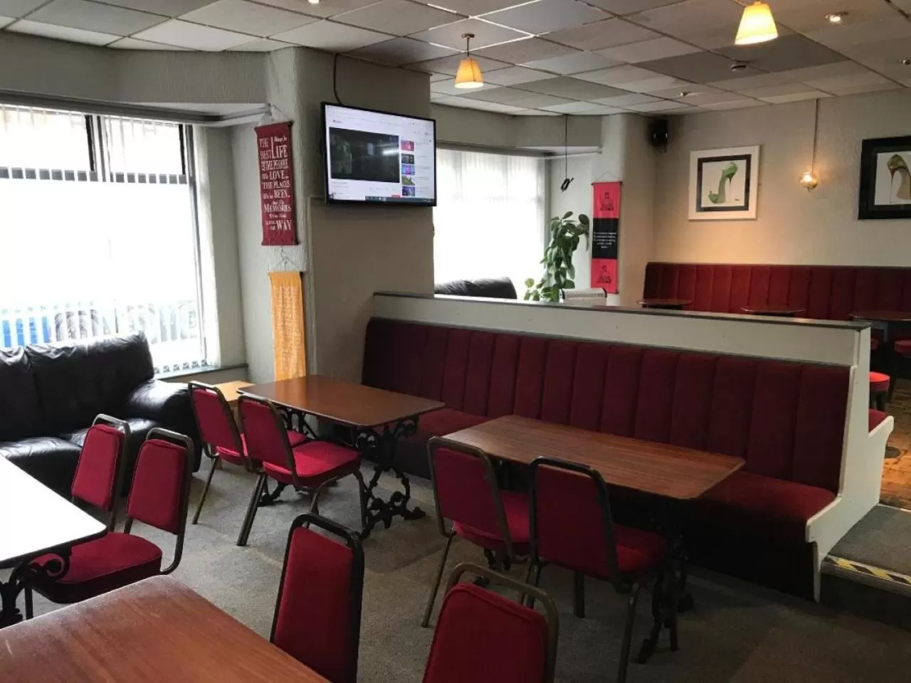 Lounge or bar in The Orbiston