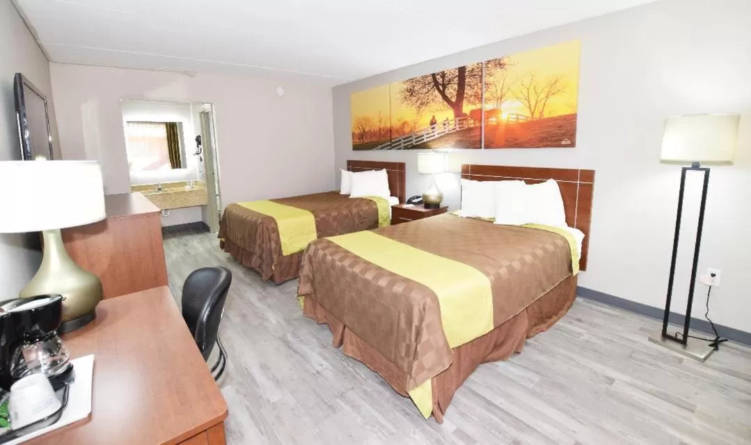 Bed in Days Inn by Wyndham Midland