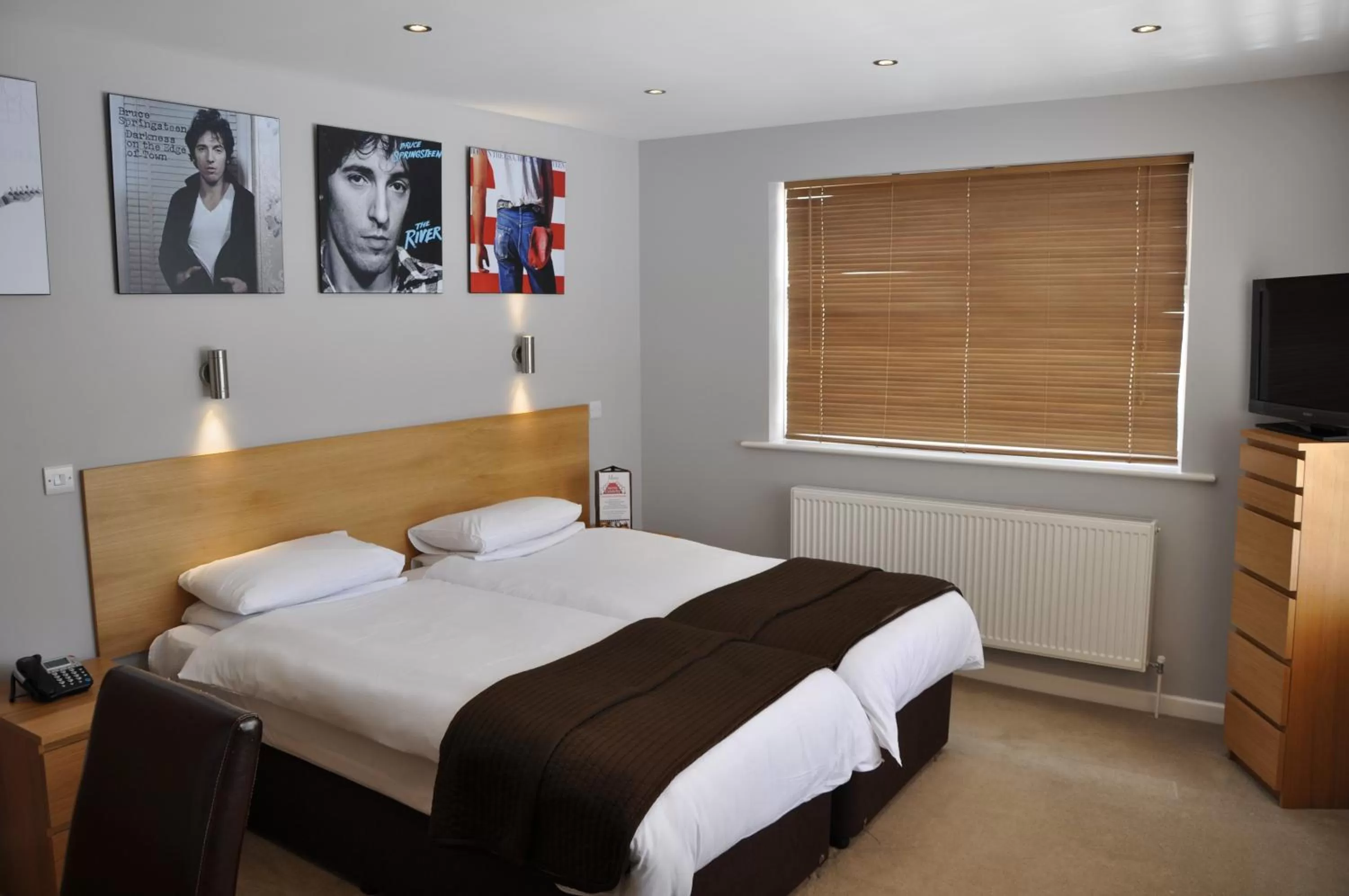 Bed in Hotel Celebrity Bournemouth East Cliff by Villare hotels
