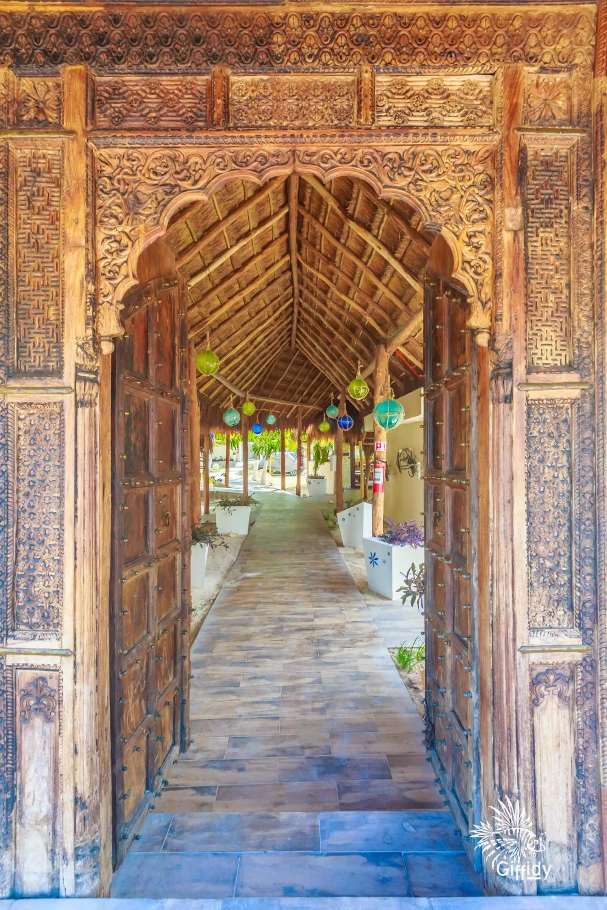 Area and facilities in Hotel Paradise Suites