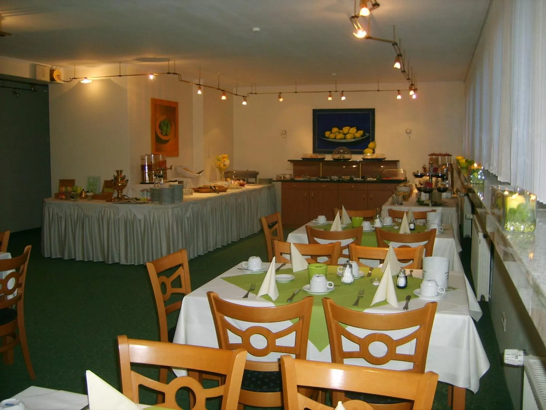 Restaurant/places to eat in City Hotel by celina