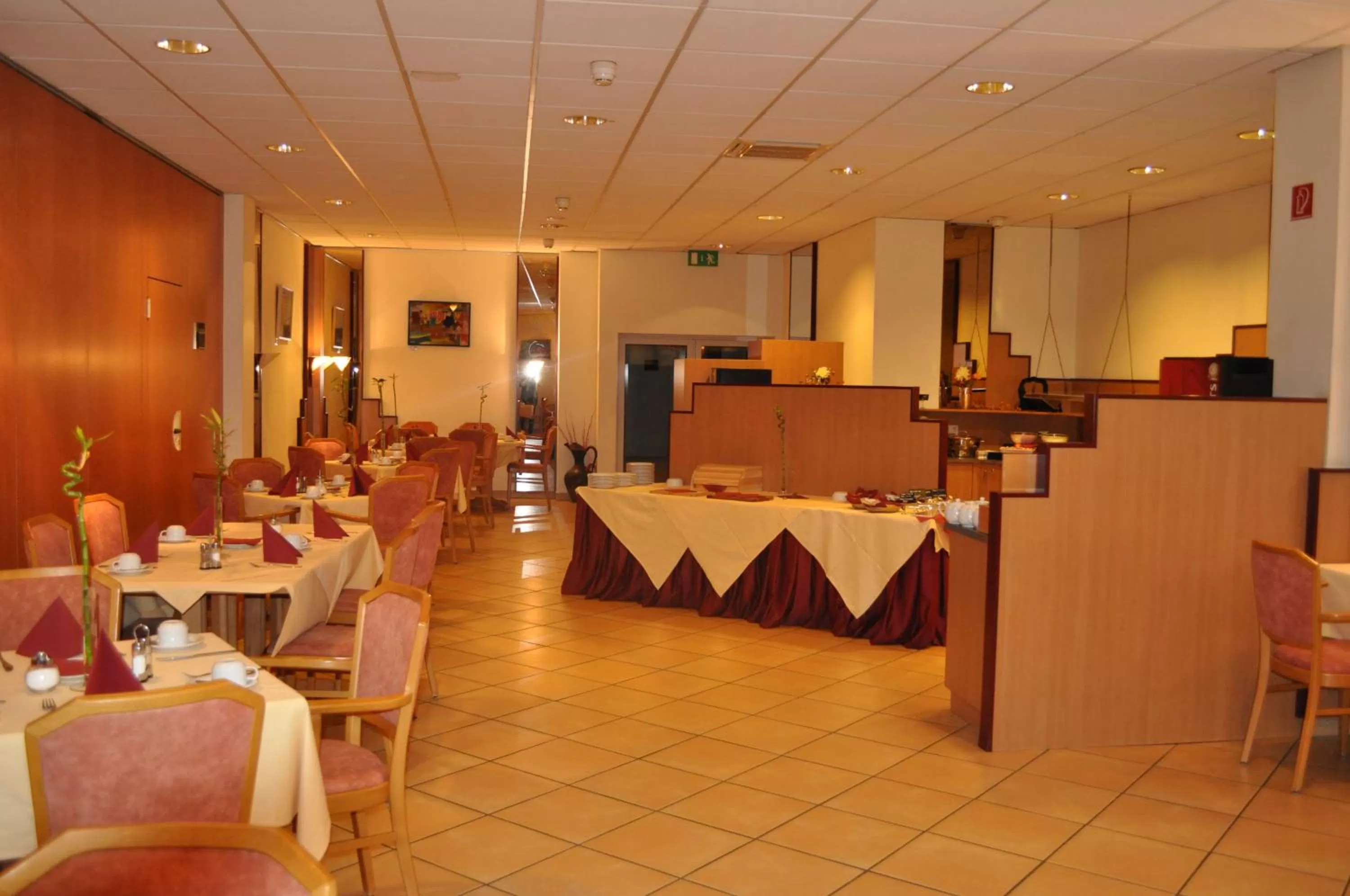 Restaurant/places to eat in Fly Inn Hotel Frankfurt Airport Rüsselsheim ehemals Trip Inn Hotels