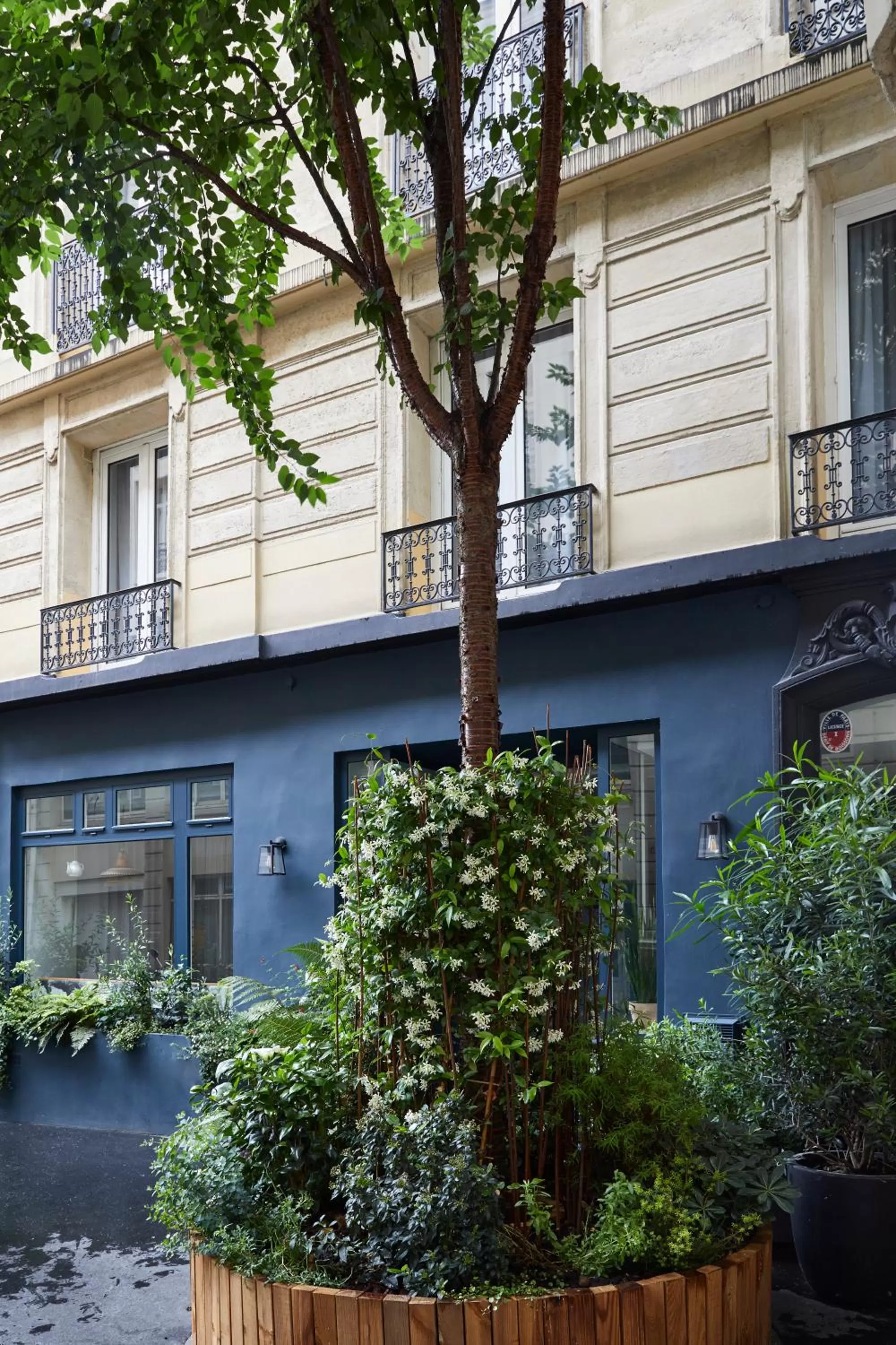 Property building in Hotel Taylor