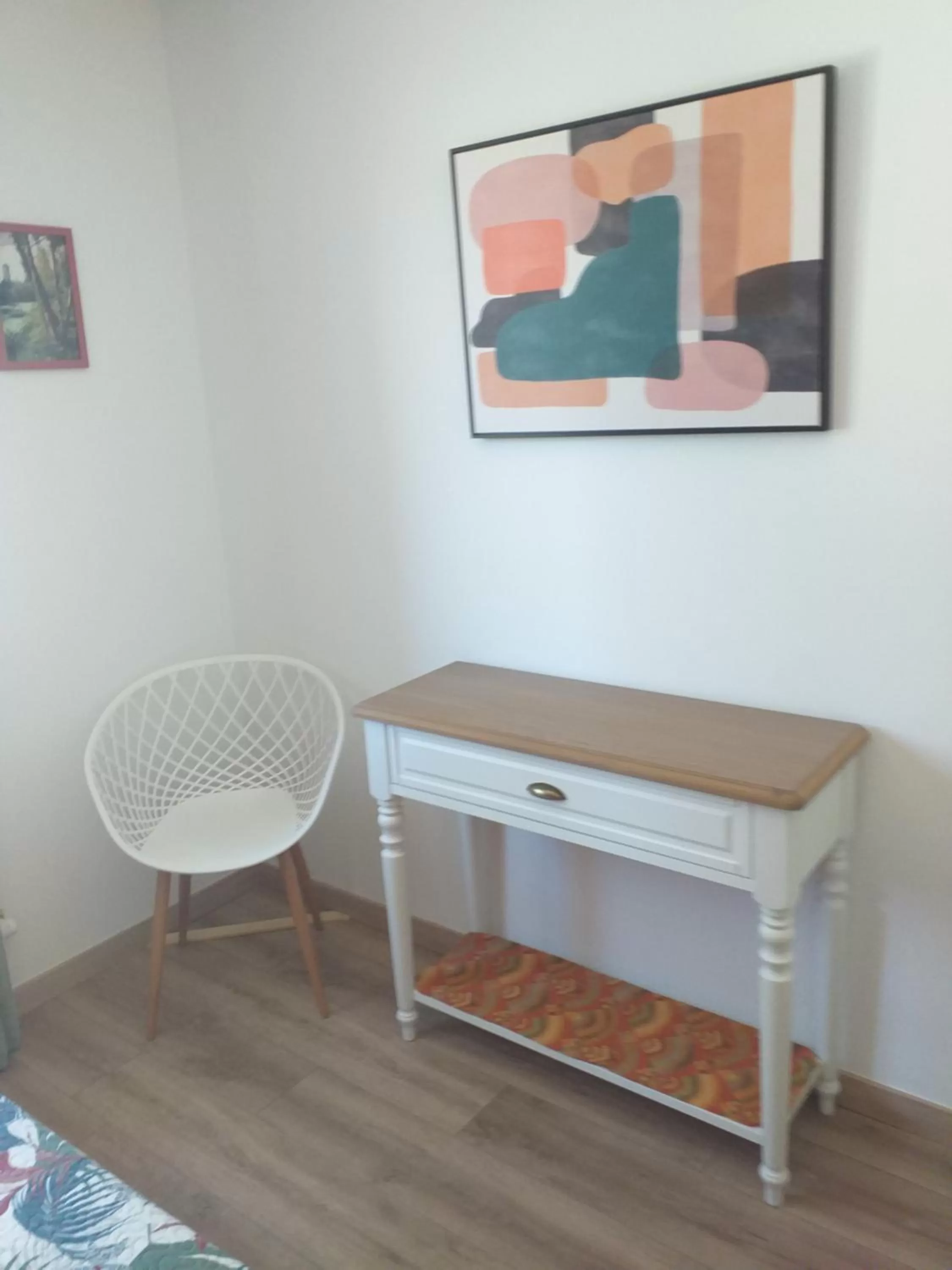 Bedroom, TV/Entertainment Center in Fan 36B