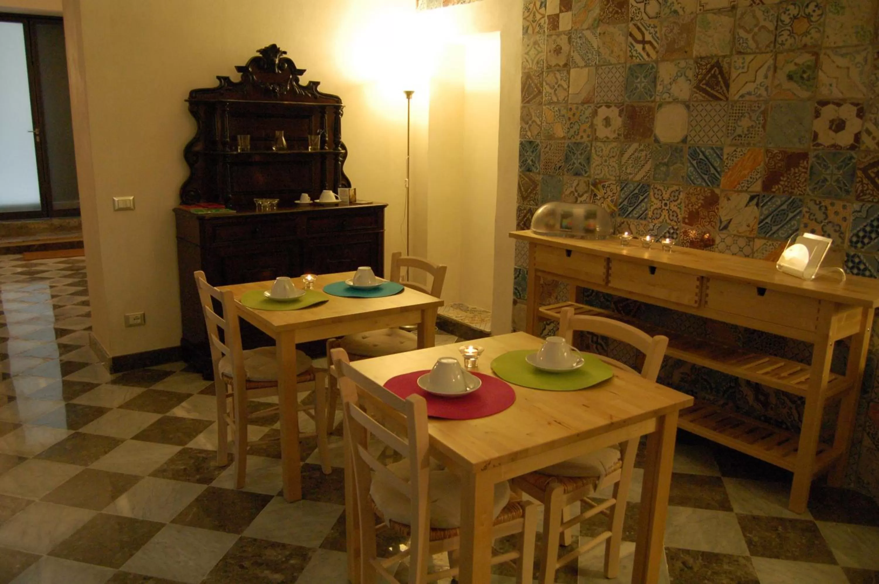 Communal lounge/ TV room in Federico Secondo B&B