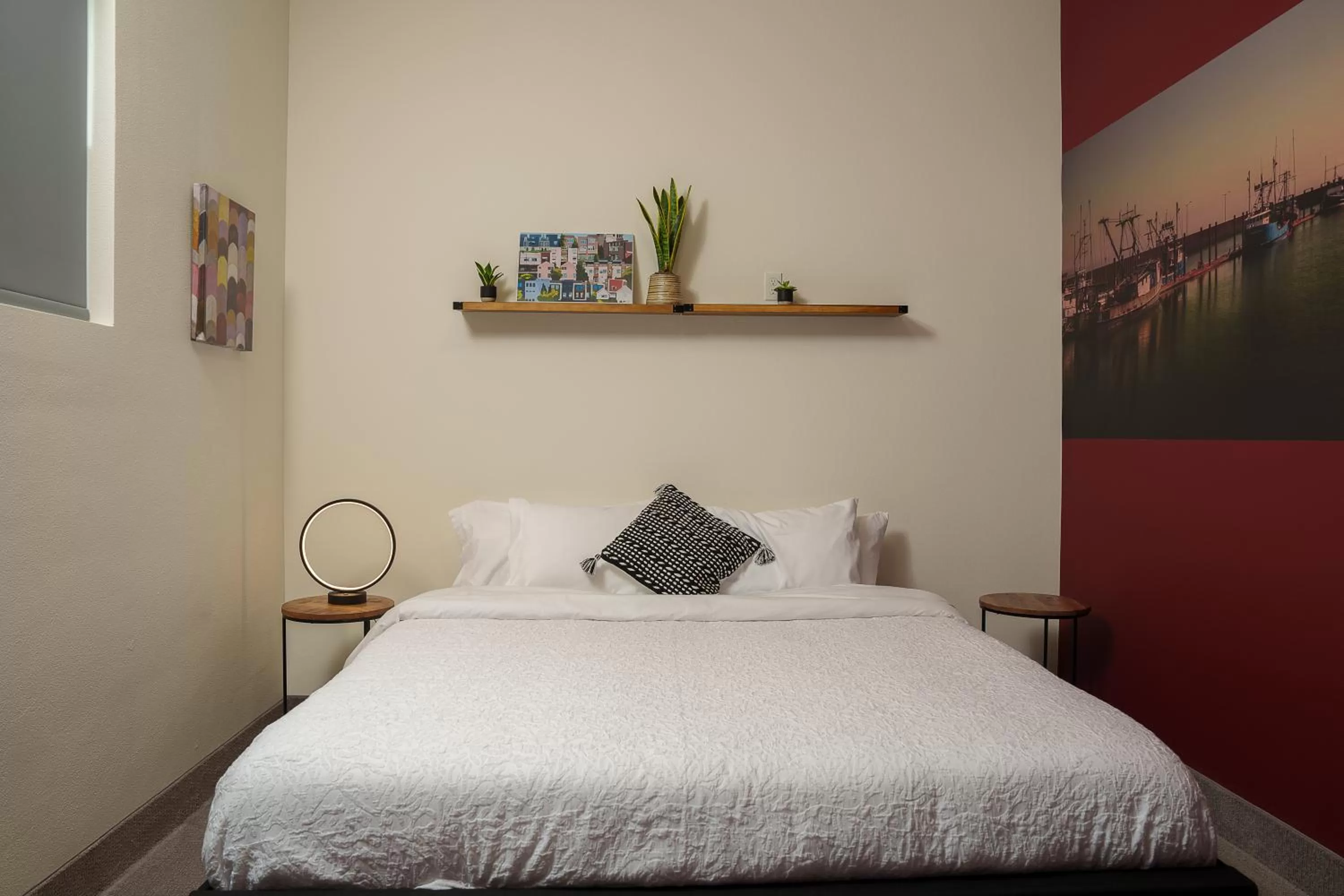 Bed in The Inn at 515 15th